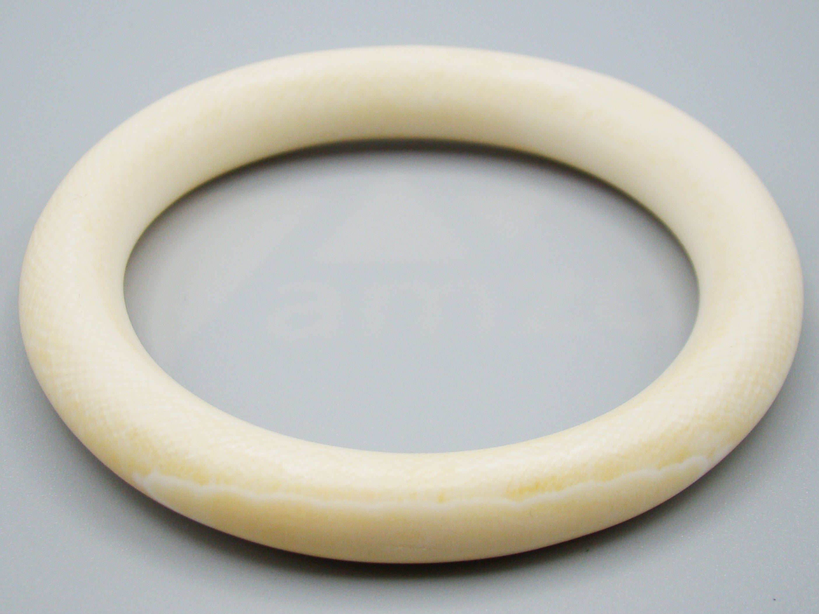 Antique Ivory, Natural Ivory, Ivory Bracelet, Mediterranean Ivory, handcarved Ivory, Asien Ivory, Elephant Ivory