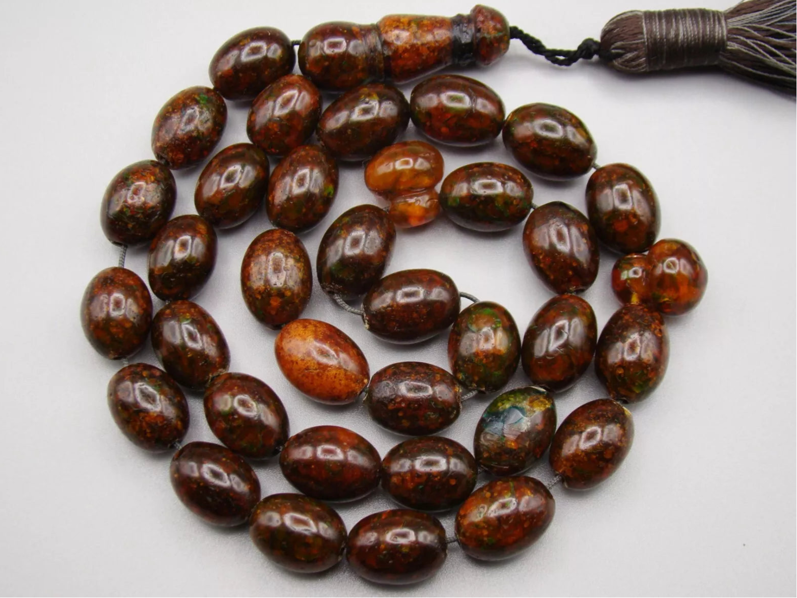 baltic amber, amber, antique, amber beads, egg Yolk, amber chain, Rosary beads, مسبحة, Masbaha, Muslim prayer beads حبيت الدورة ,العنبر الهندى