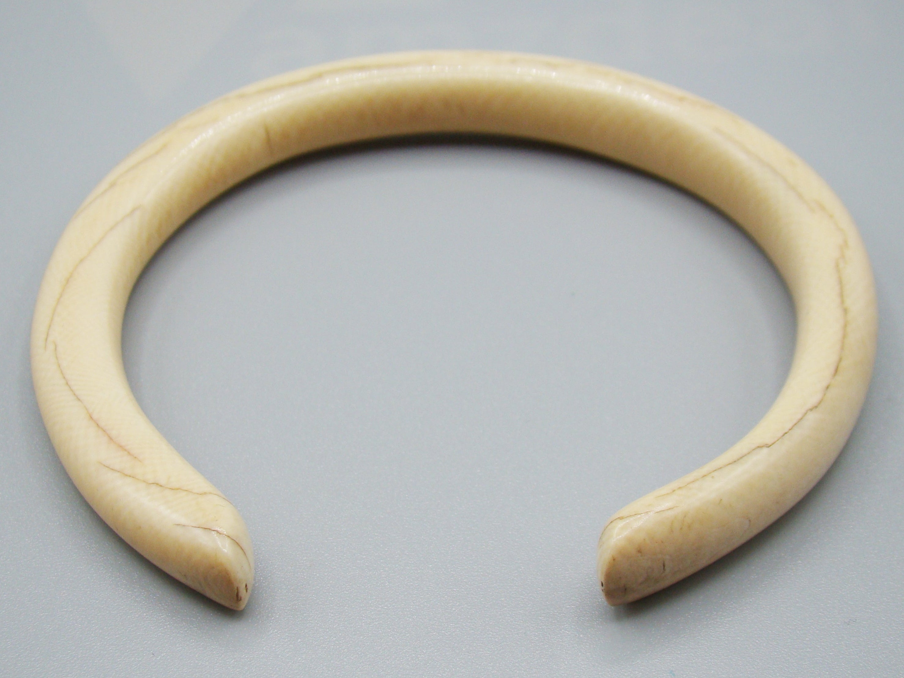 Antique Ivory, Natural Ivory, Ivory Bracelet, Mediterranean Ivory, handcarved Ivory, Asien Ivory, Elephant Ivory