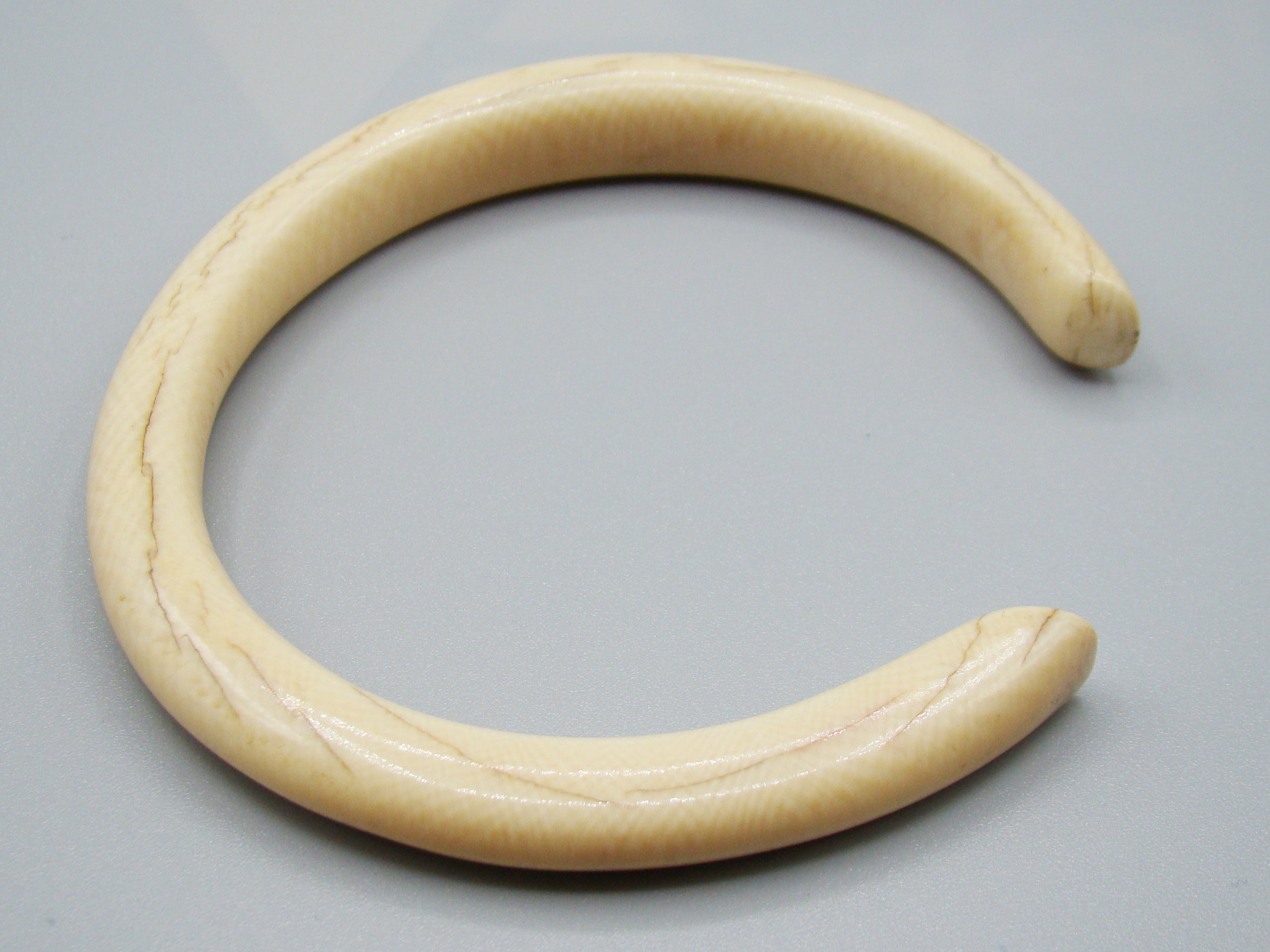 Antique Ivory, Natural Ivory, Ivory Bracelet, Mediterranean Ivory, handcarved Ivory, Asien Ivory, Elephant Ivory