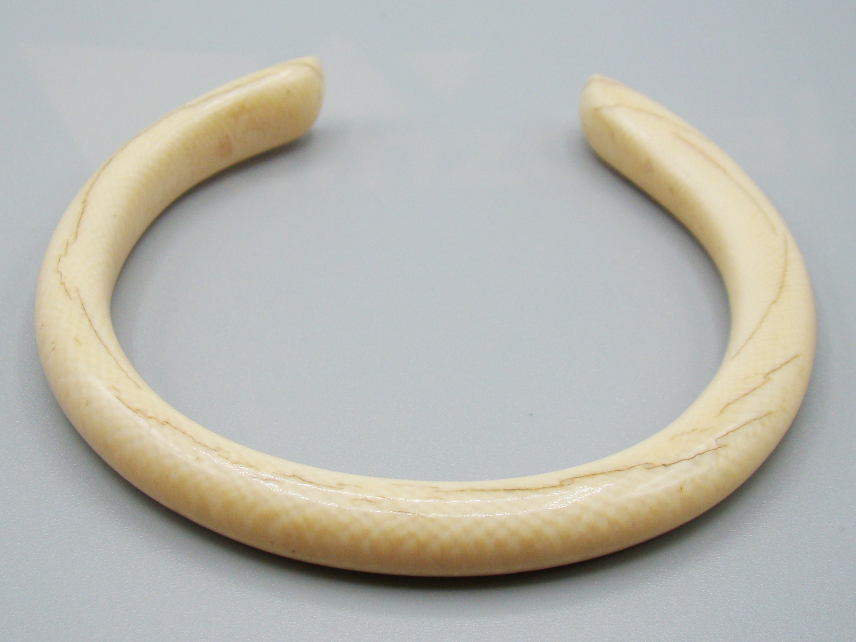 Antique Ivory, Natural Ivory, Ivory Bracelet, Mediterranean Ivory, handcarved Ivory, Asien Ivory, Elephant Ivory