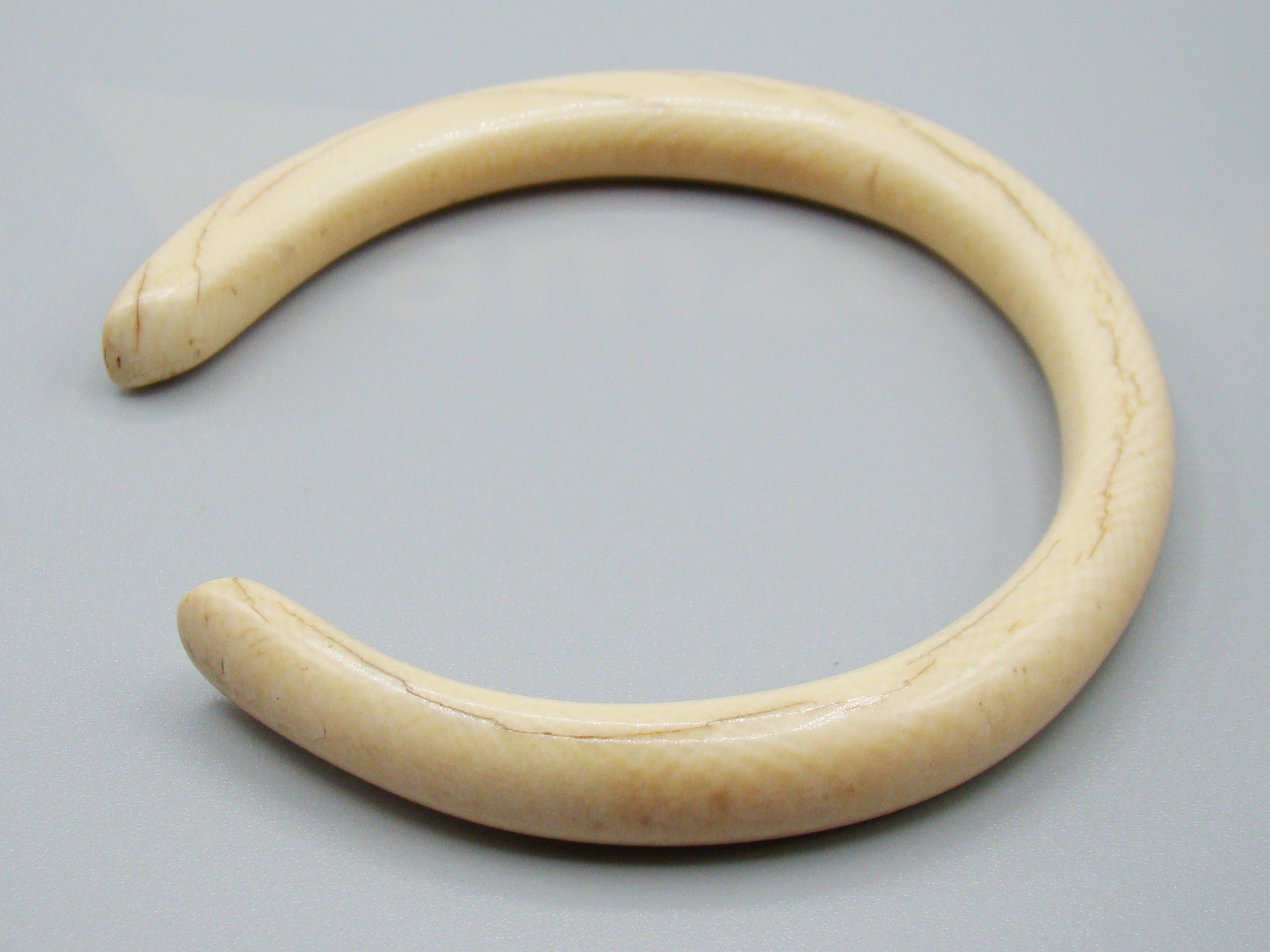 Antique Ivory, Natural Ivory, Ivory Bracelet, Mediterranean Ivory, handcarved Ivory, Asien Ivory, Elephant Ivory