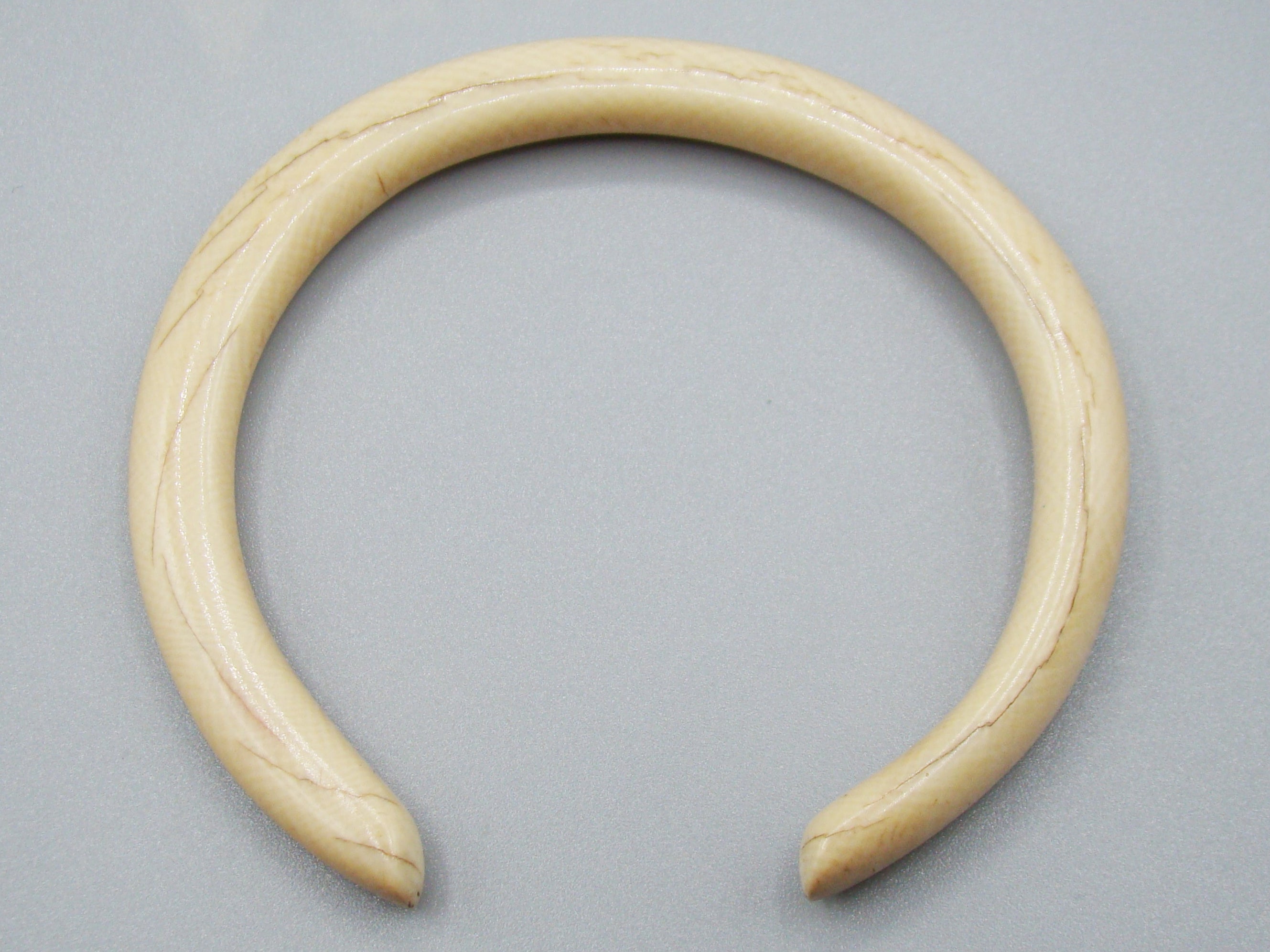 Antique Ivory, Natural Ivory, Ivory Bracelet, Mediterranean Ivory, handcarved Ivory, Asien Ivory, Elephant Ivory