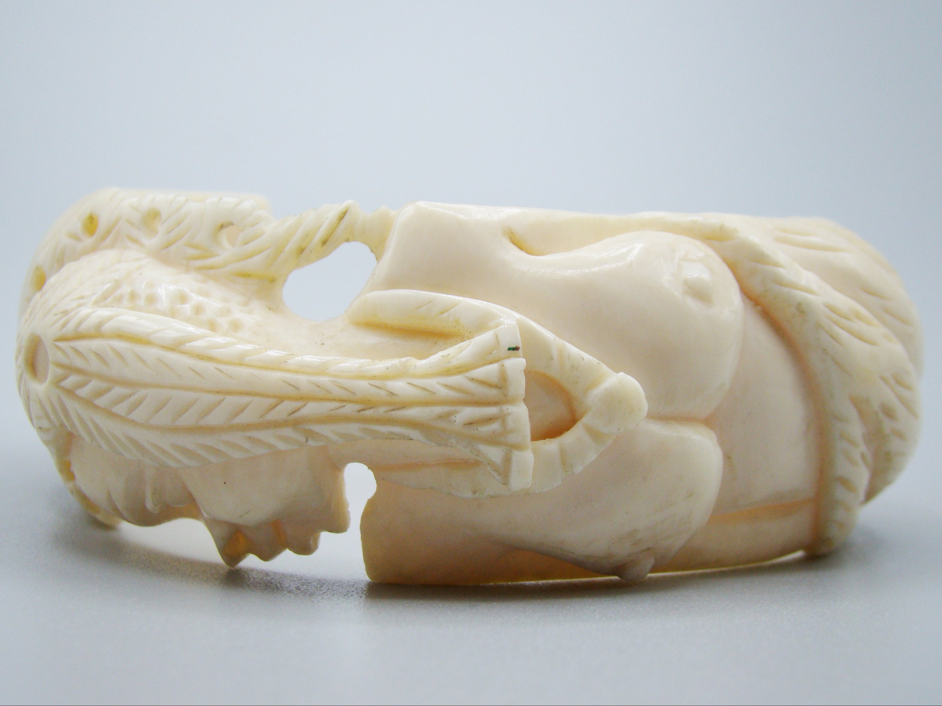 Antique Ivory, Natural Ivory, Ivory Bracelet, Mediterranean Ivory, handcarved Ivory, Asien Ivory, Elephant Ivory