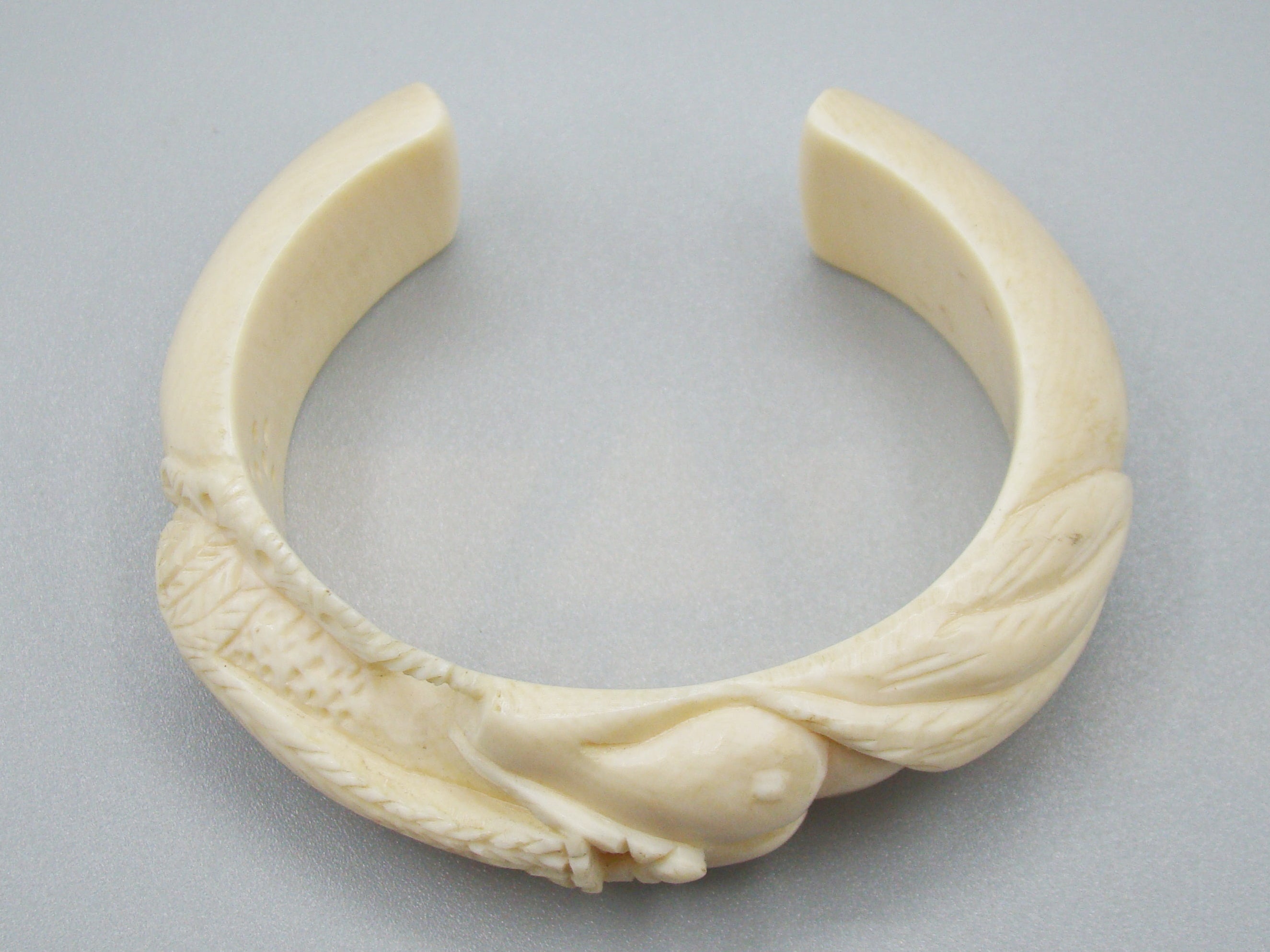 Antique Ivory, Natural Ivory, Ivory Bracelet, Mediterranean Ivory, handcarved Ivory, Asien Ivory, Elephant Ivory