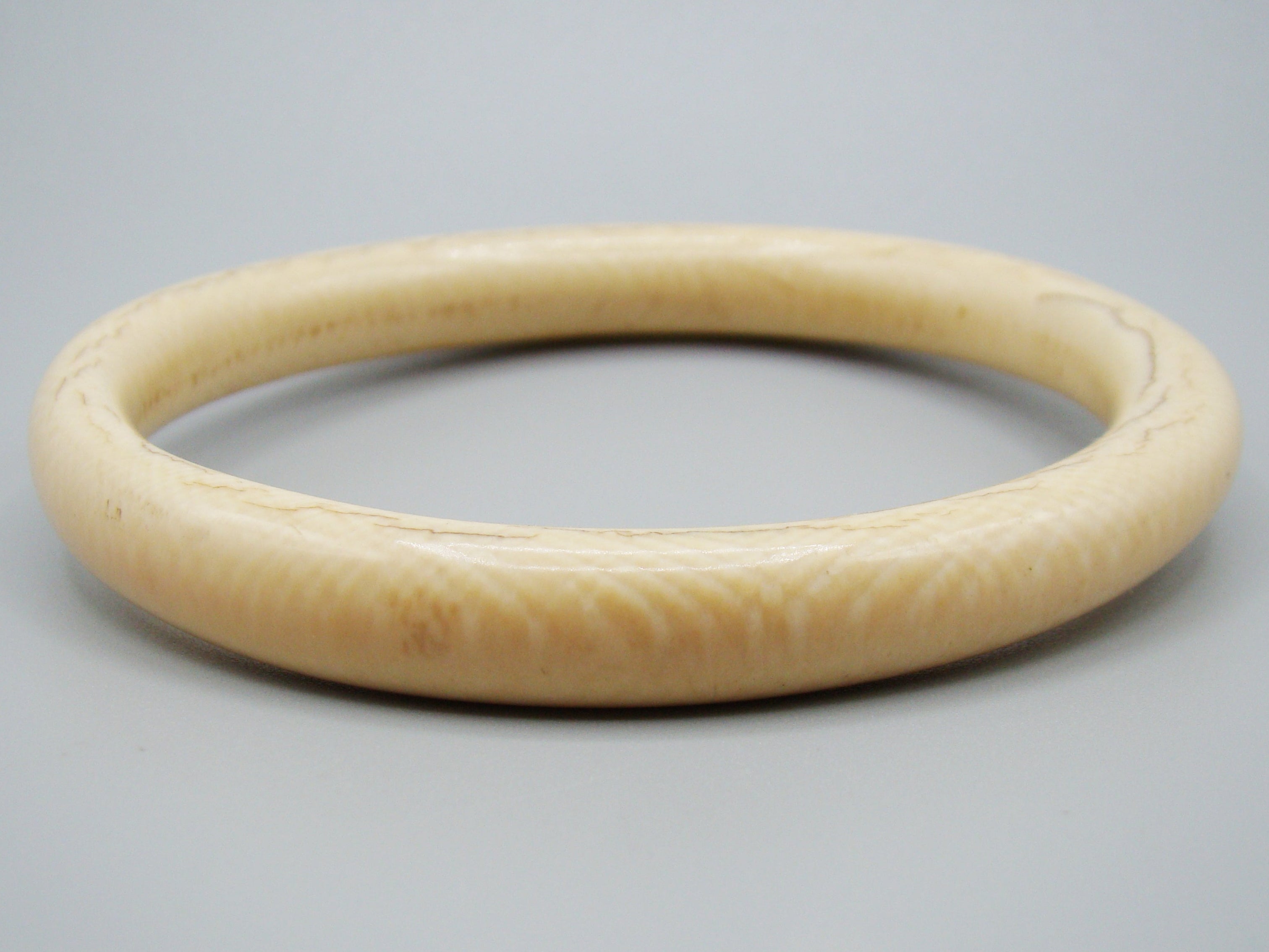 Antique Ivory, Natural Ivory, Ivory Bracelet, Mediterranean Ivory, handcarved Ivory, Asien Ivory, Elephant Ivory