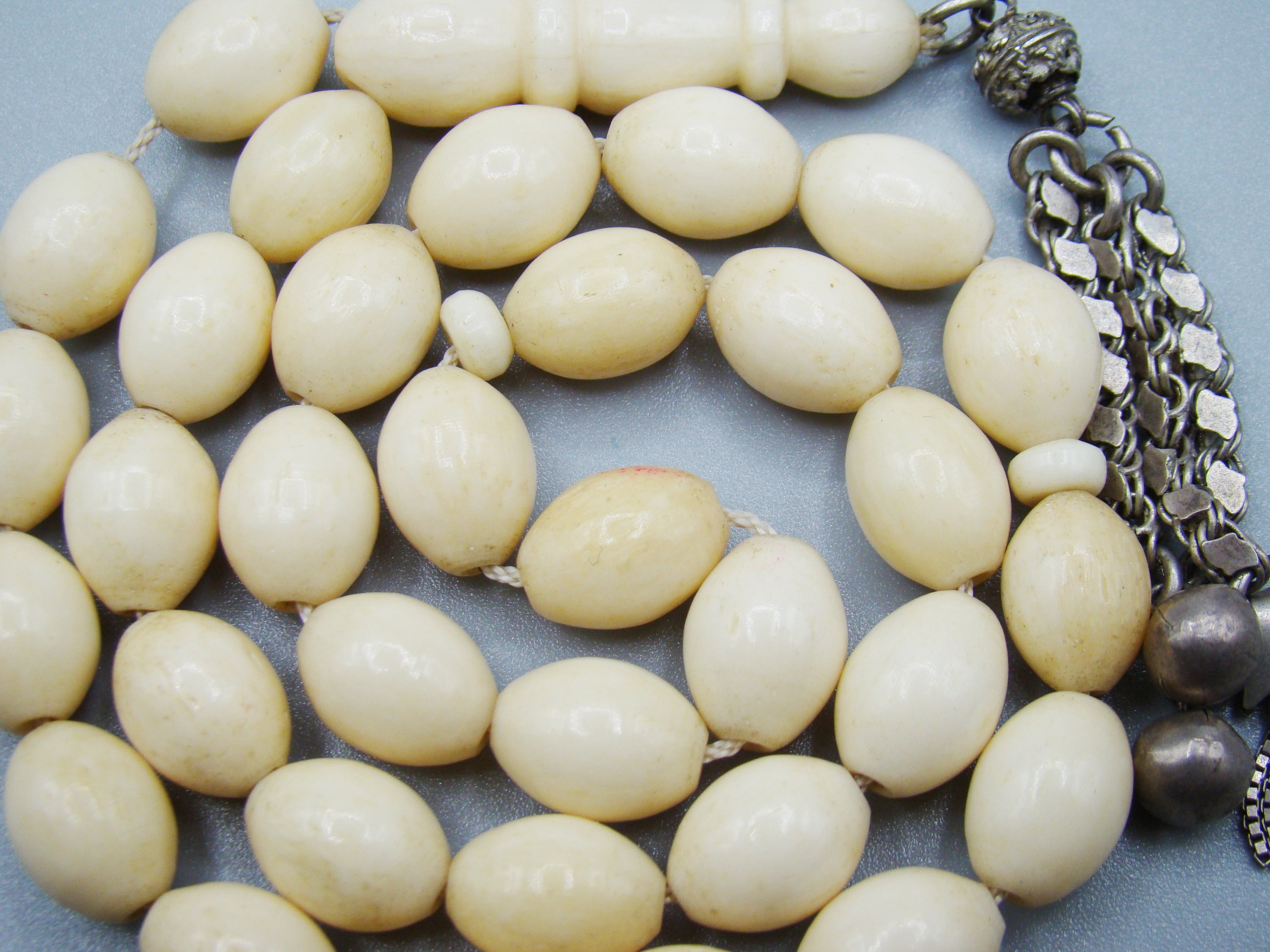 Antique Ivory, Natural Ivory, Mediterranean Ivory, handcarved Ivory, Asien Ivory, Elephant Ivory, Ivory Chain, Ivory necklace, Ivory Rosary, Rosary beads, مسبحة, Masbaha, Muslim prayer beads, Sterling Silver