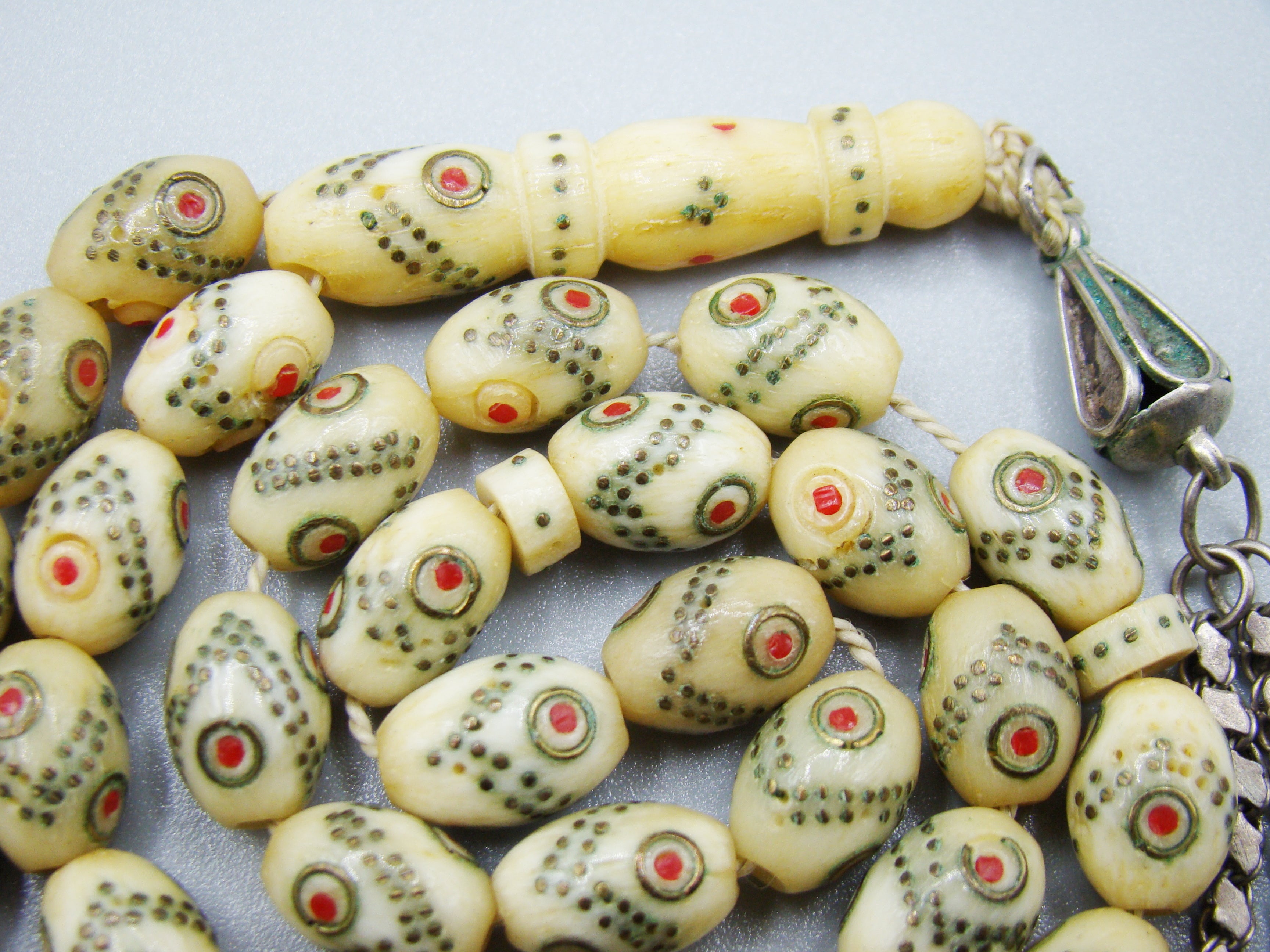 Antique Ivory, Natural Ivory, Mediterranean Ivory, handcarved Ivory, Asien Ivory, Elephant Ivory, Ivory Chain, Ivory necklace, Ivory Rosary, Rosary beads, مسبحة, Masbaha, Muslim prayer beads, Sterling Silver