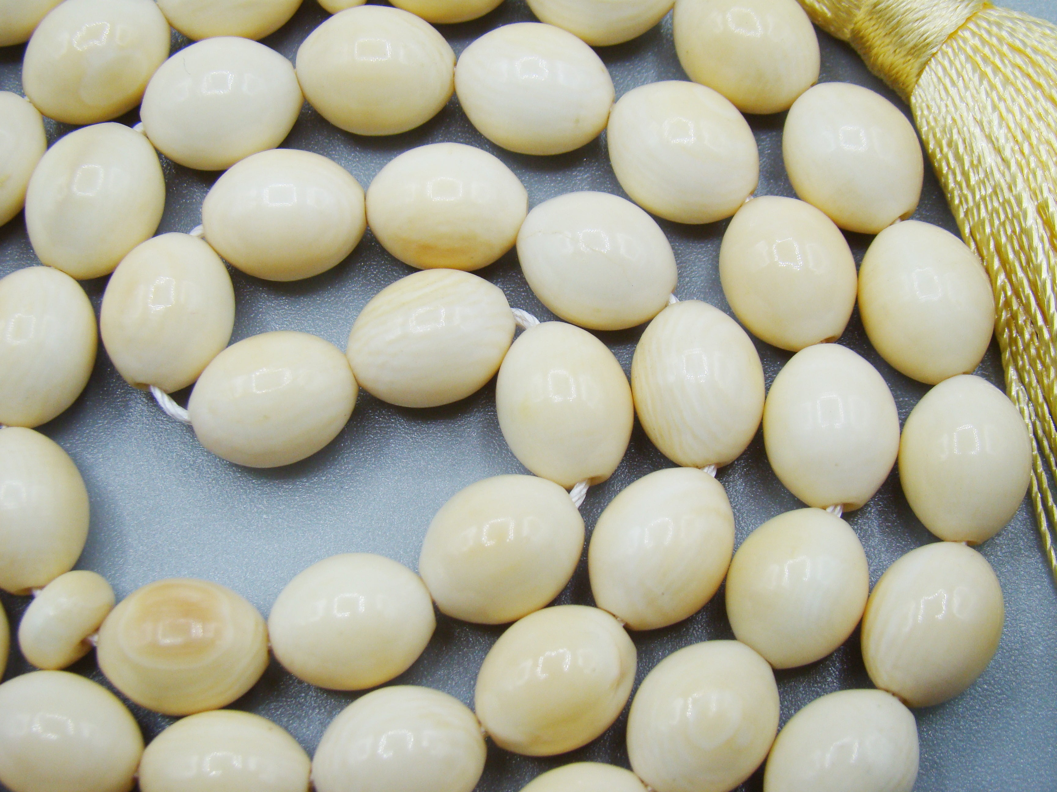 Antique Ivory, Natural Ivory, Mediterranean Ivory, handcarved Ivory, Asien Ivory, Elephant Ivory, Ivory Chain, Ivory necklace, Ivory Rosary, Rosary beads, مسبحة, Masbaha, Muslim prayer beads, Sterling Silver