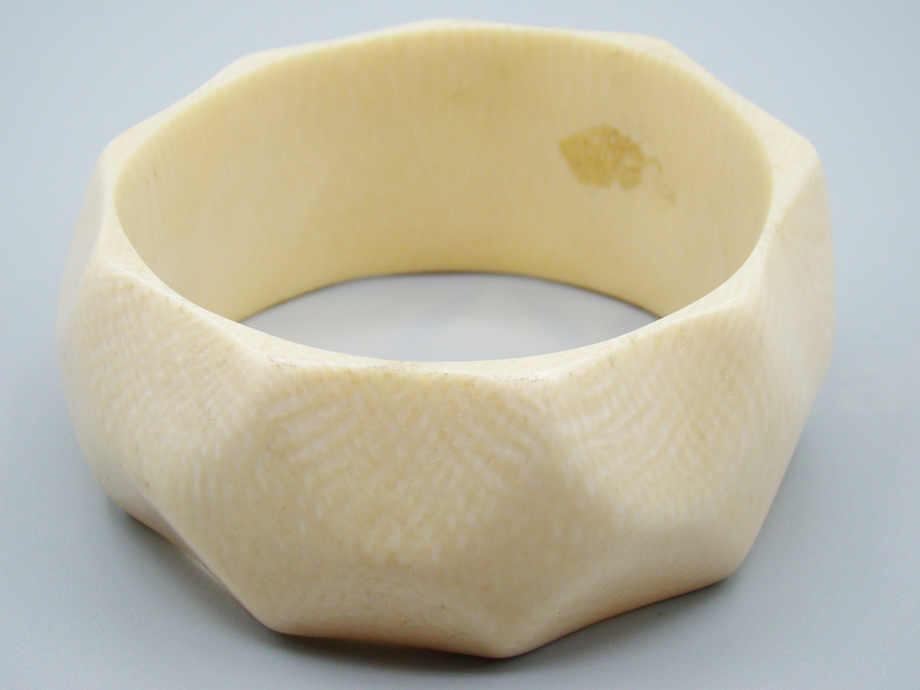 Antique Ivory, Natural Ivory, Ivory Bracelet, Mediterranean Ivory, handcarved Ivory, Asien Ivory, Elephant Ivory