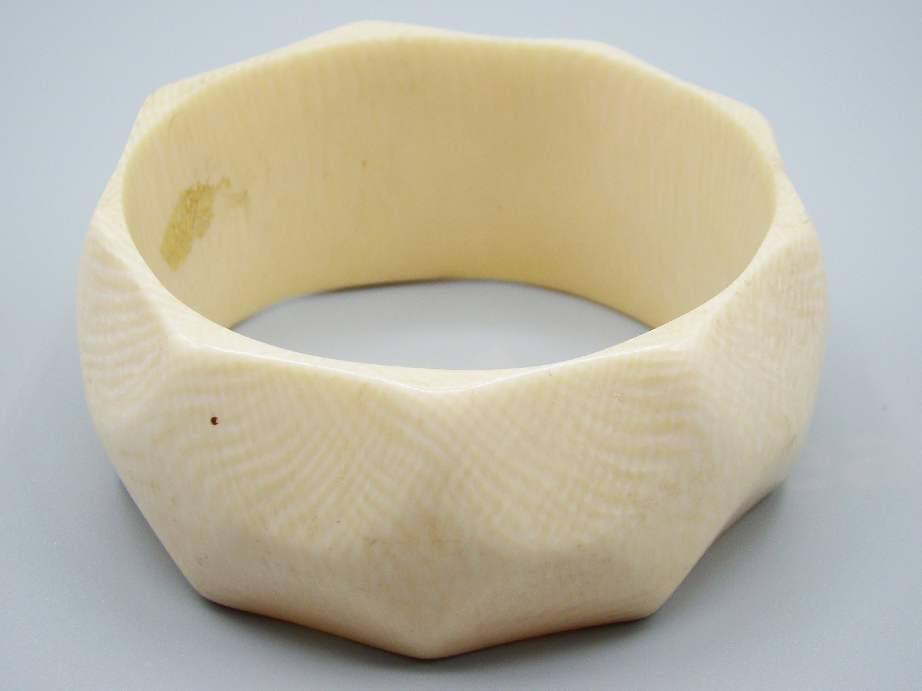 Antique Ivory, Natural Ivory, Ivory Bracelet, Mediterranean Ivory, handcarved Ivory, Asien Ivory, Elephant Ivory