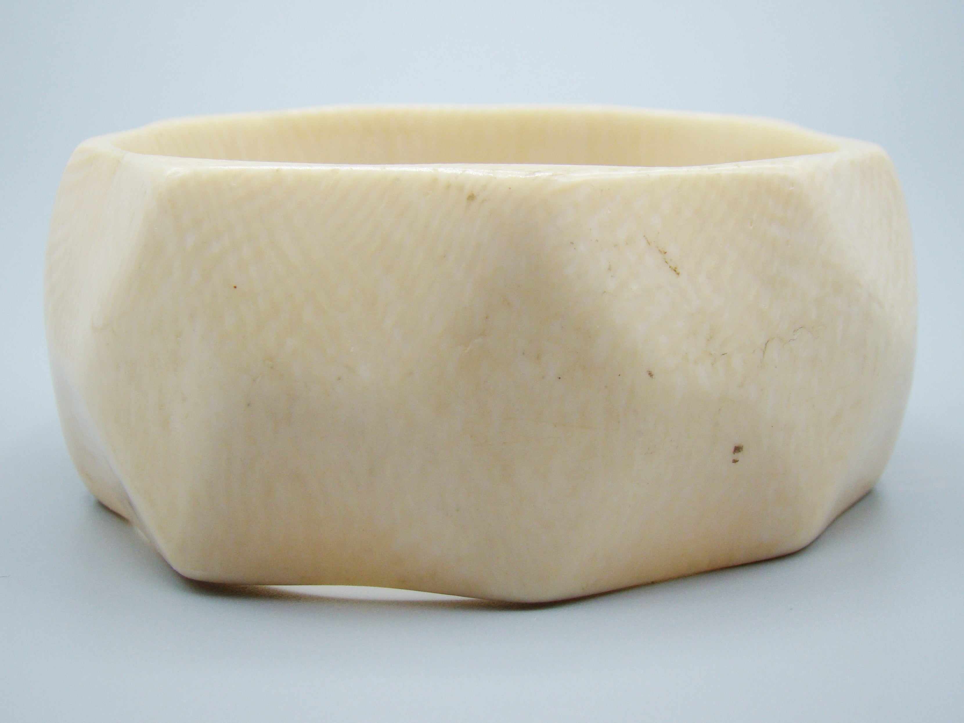 Antique Ivory, Natural Ivory, Ivory Bracelet, Mediterranean Ivory, handcarved Ivory, Asien Ivory, Elephant Ivory