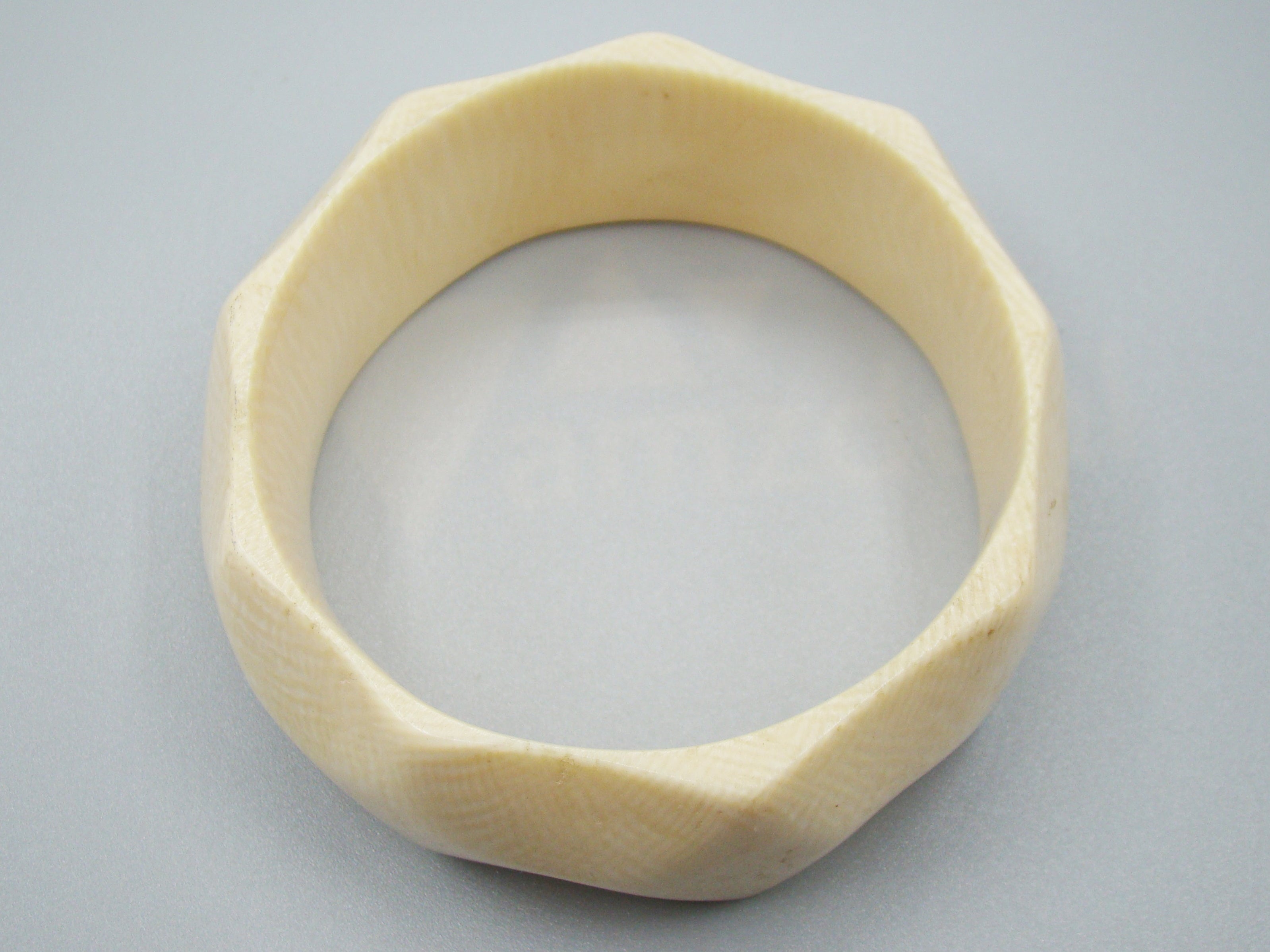 Antique Ivory, Natural Ivory, Ivory Bracelet, Mediterranean Ivory, handcarved Ivory, Asien Ivory, Elephant Ivory