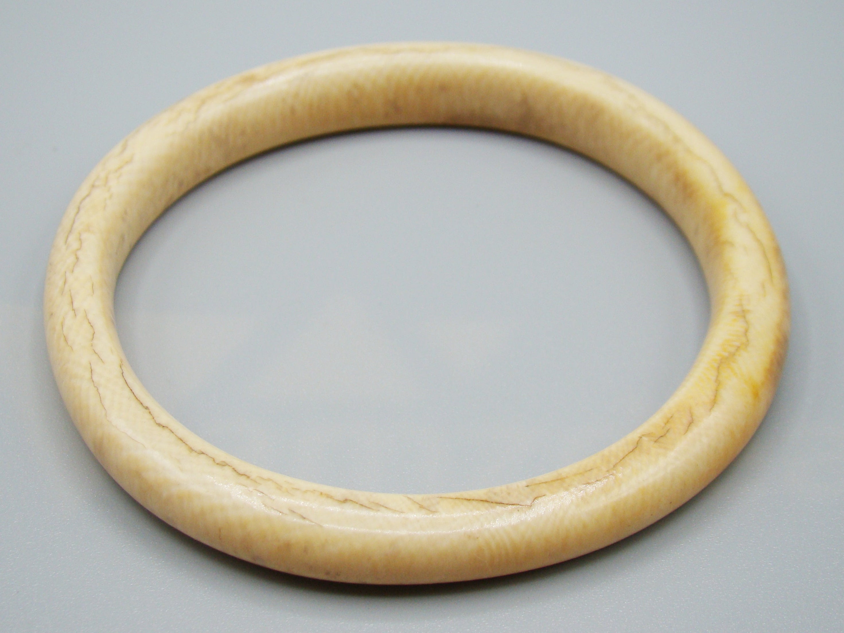 Antique Ivory, Natural Ivory, Ivory Bracelet, Mediterranean Ivory, handcarved Ivory, Asien Ivory, Elephant Ivory