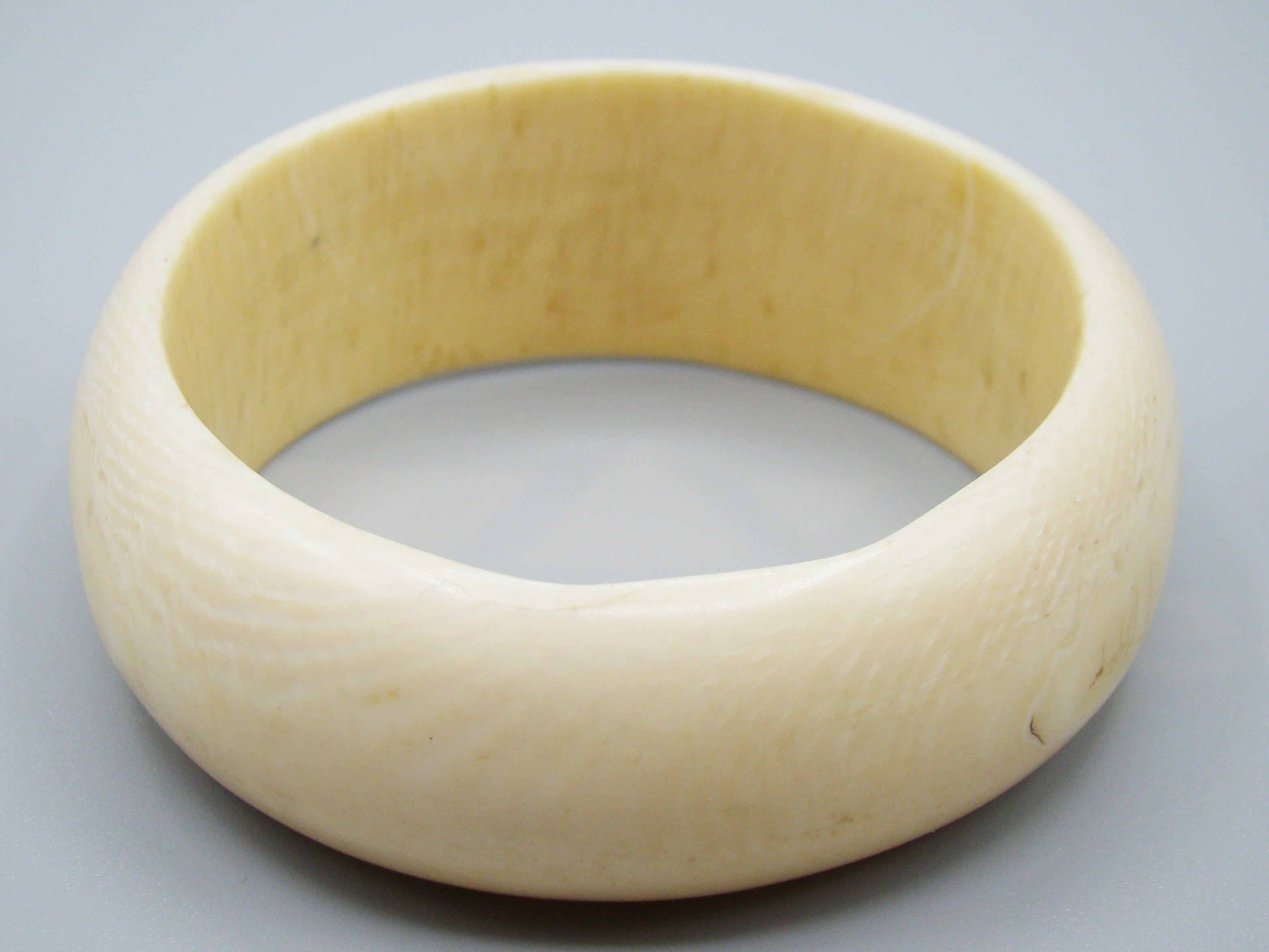 Antique Ivory, Natural Ivory, Ivory Bracelet, Mediterranean Ivory, handcarved Ivory, Asien Ivory, Elephant Ivory