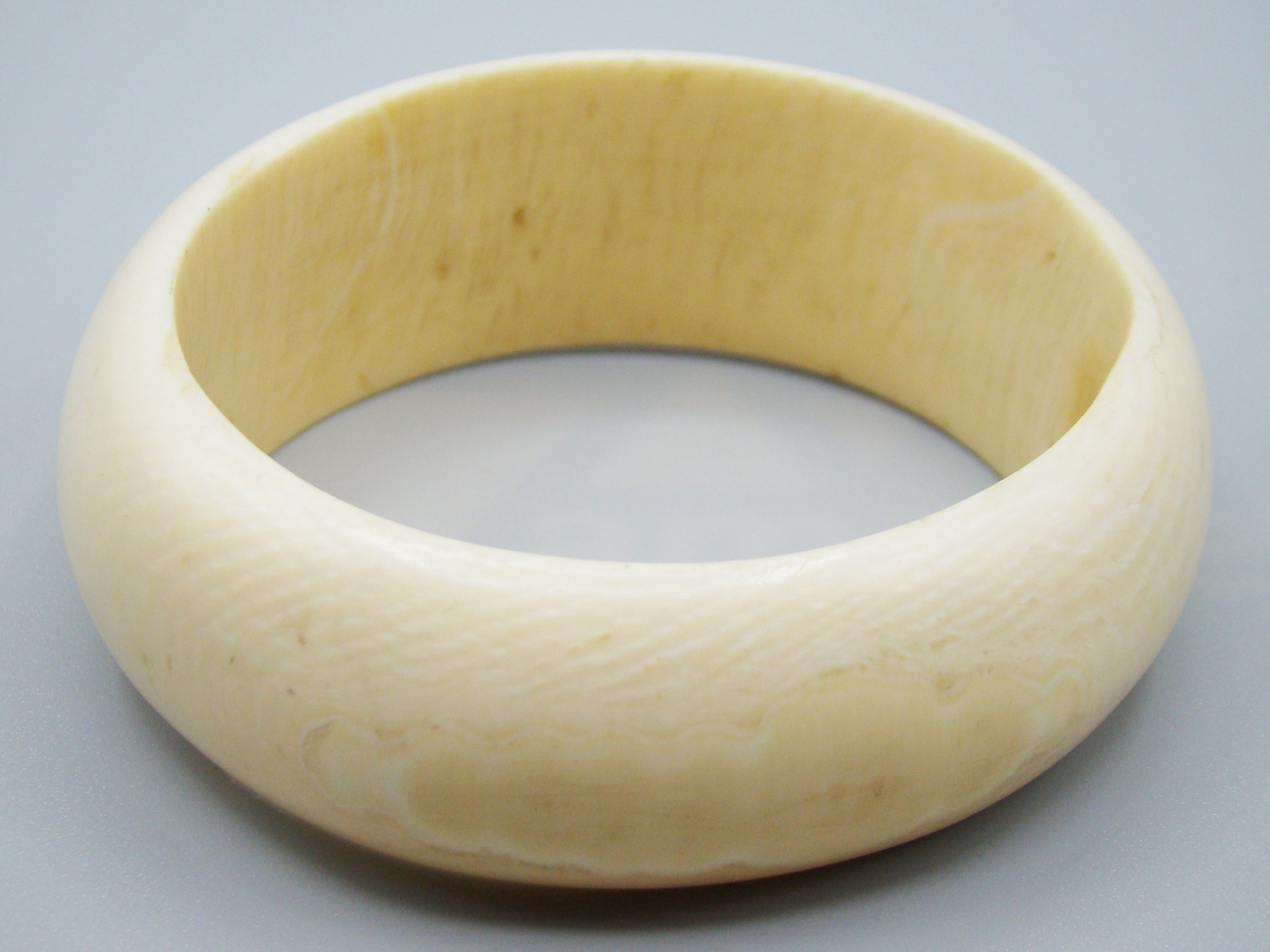 Antique Ivory, Natural Ivory, Ivory Bracelet, Mediterranean Ivory, handcarved Ivory, Asien Ivory, Elephant Ivory