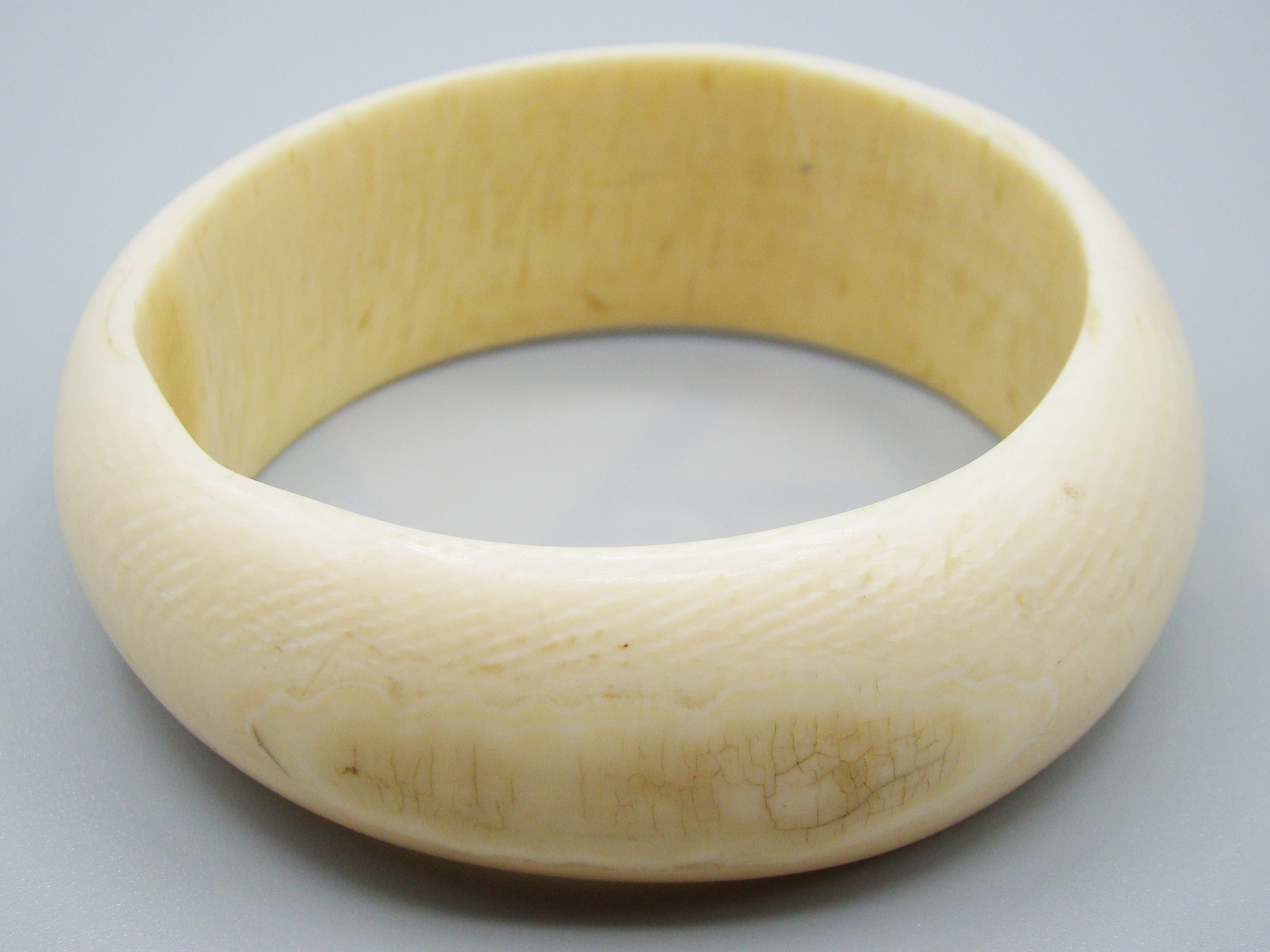 Antique Ivory, Natural Ivory, Ivory Bracelet, Mediterranean Ivory, handcarved Ivory, Asien Ivory, Elephant Ivory