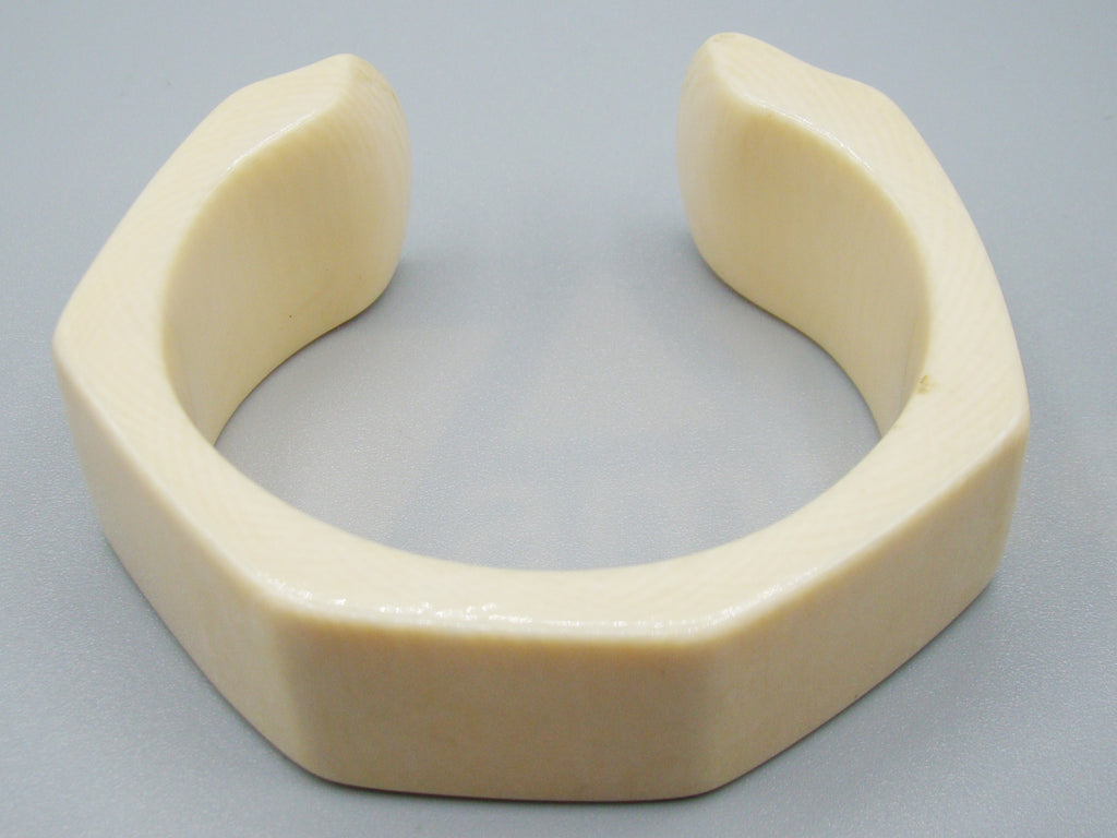 Antique Ivory, Natural Ivory, Ivory Bracelet, Mediterranean Ivory, handcarved Ivory, Asien Ivory, Elephant Ivory