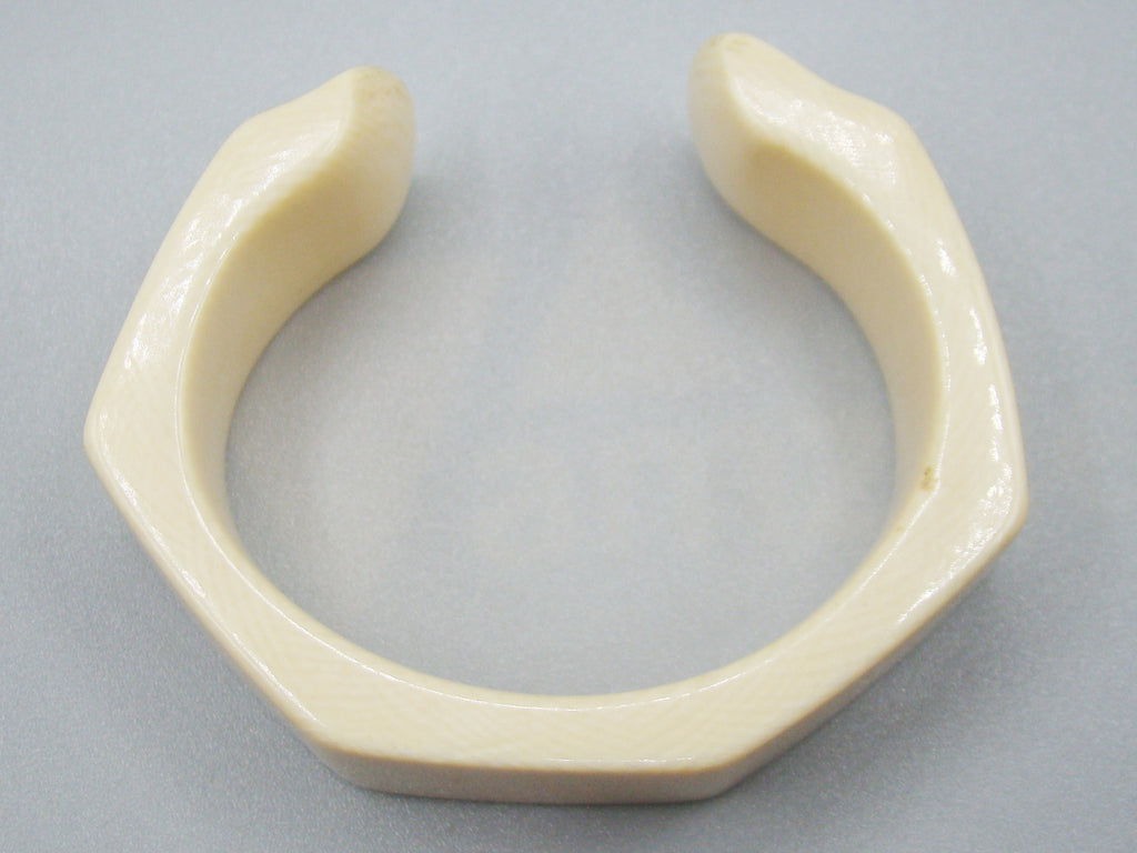 Antique Ivory, Natural Ivory, Ivory Bracelet, Mediterranean Ivory, handcarved Ivory, Asien Ivory, Elephant Ivory