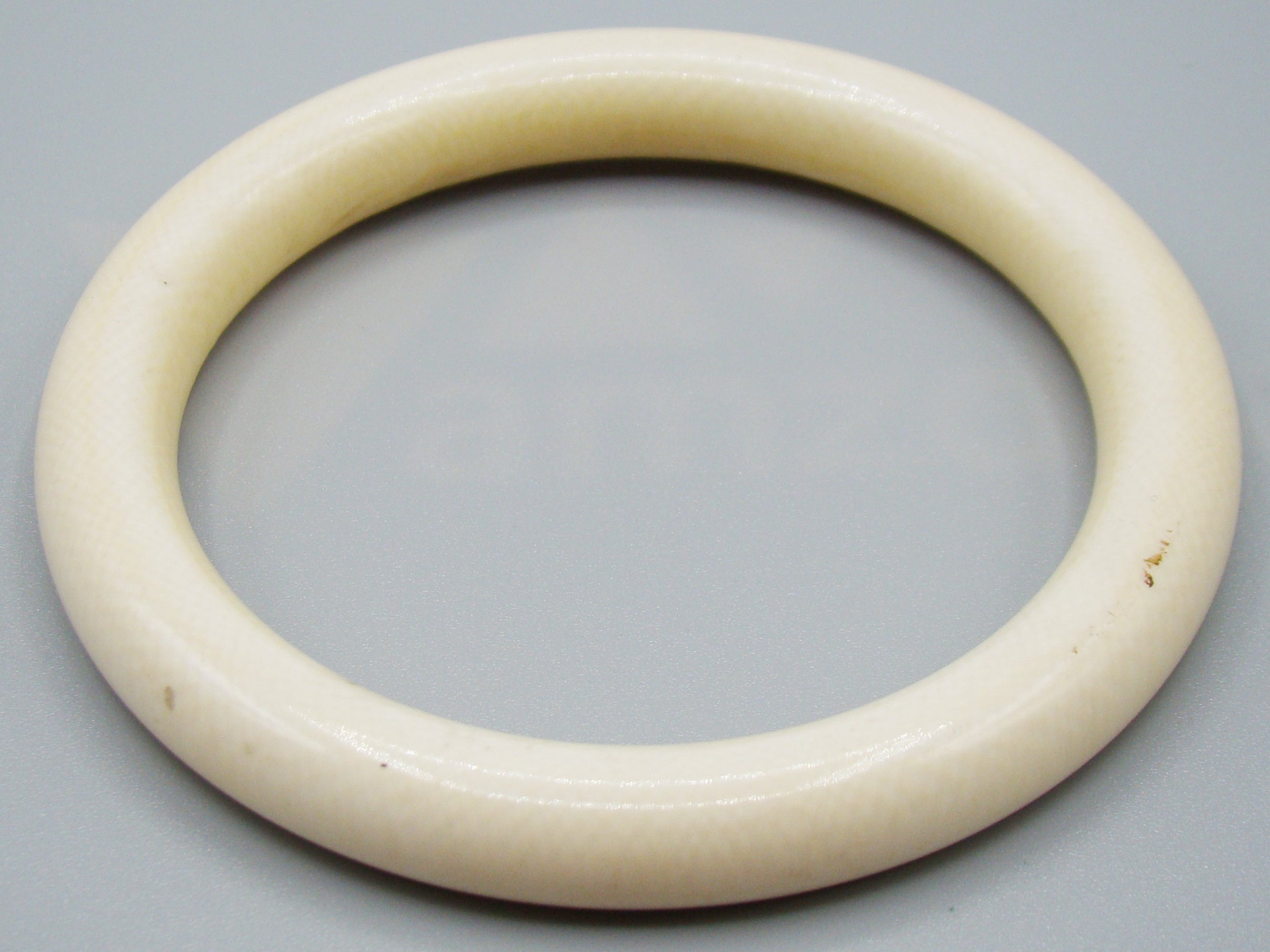 Antique Ivory, Natural Ivory, Ivory Bracelet, Mediterranean Ivory, handcarved Ivory, Asien Ivory, Elephant Ivory