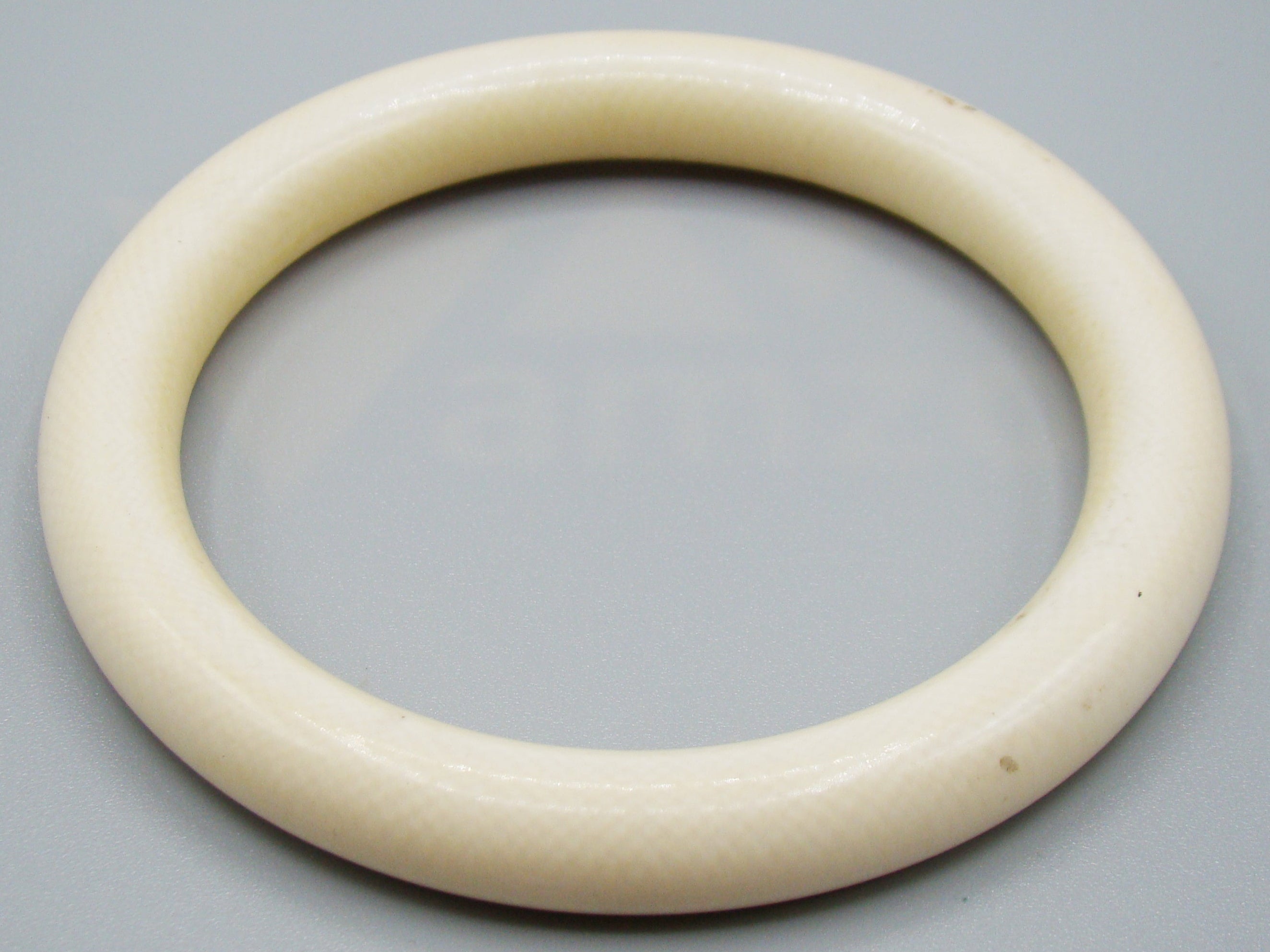 Antique Ivory, Natural Ivory, Ivory Bracelet, Mediterranean Ivory, handcarved Ivory, Asien Ivory, Elephant Ivory