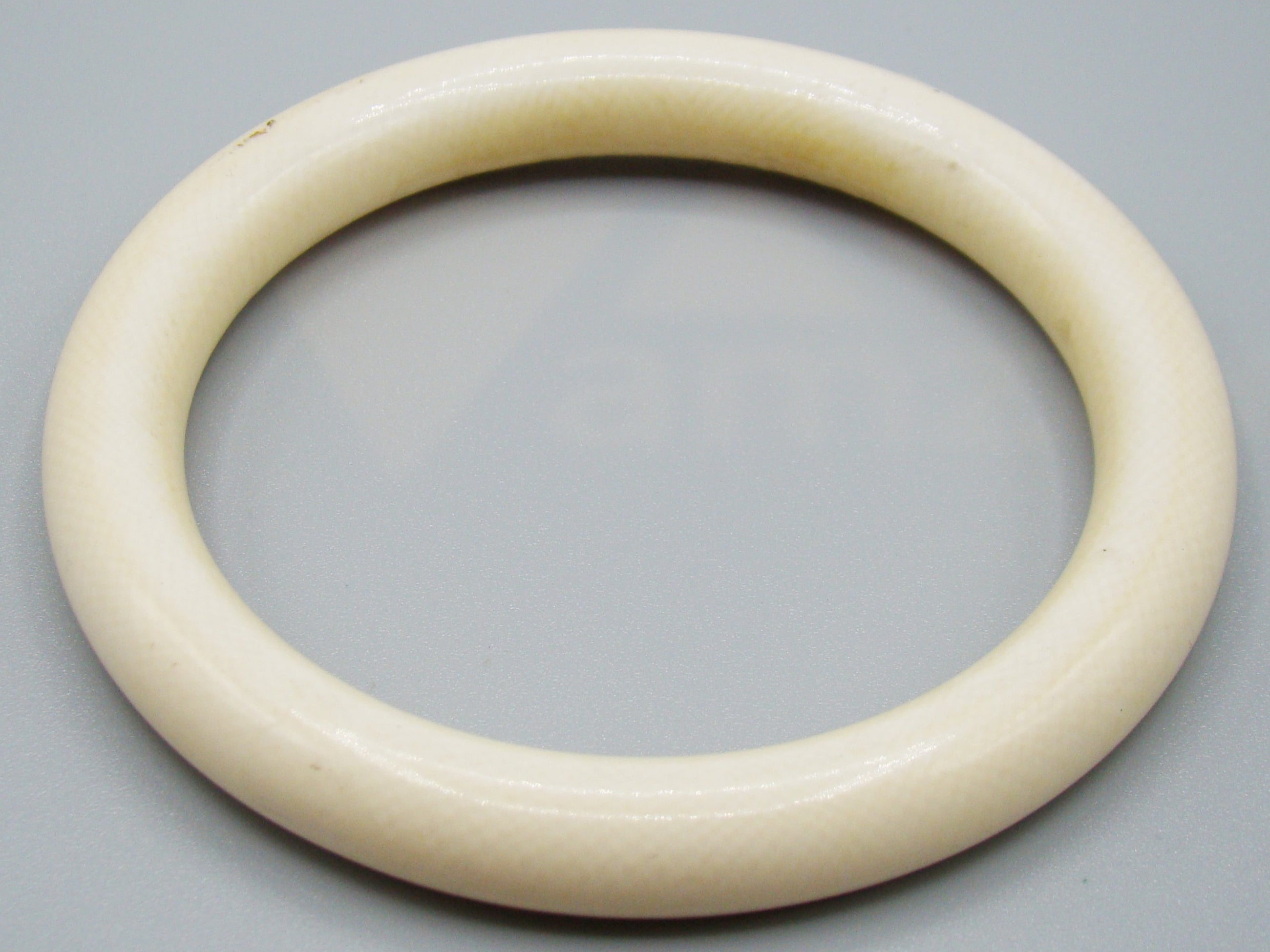 Antique Ivory, Natural Ivory, Ivory Bracelet, Mediterranean Ivory, handcarved Ivory, Asien Ivory, Elephant Ivory