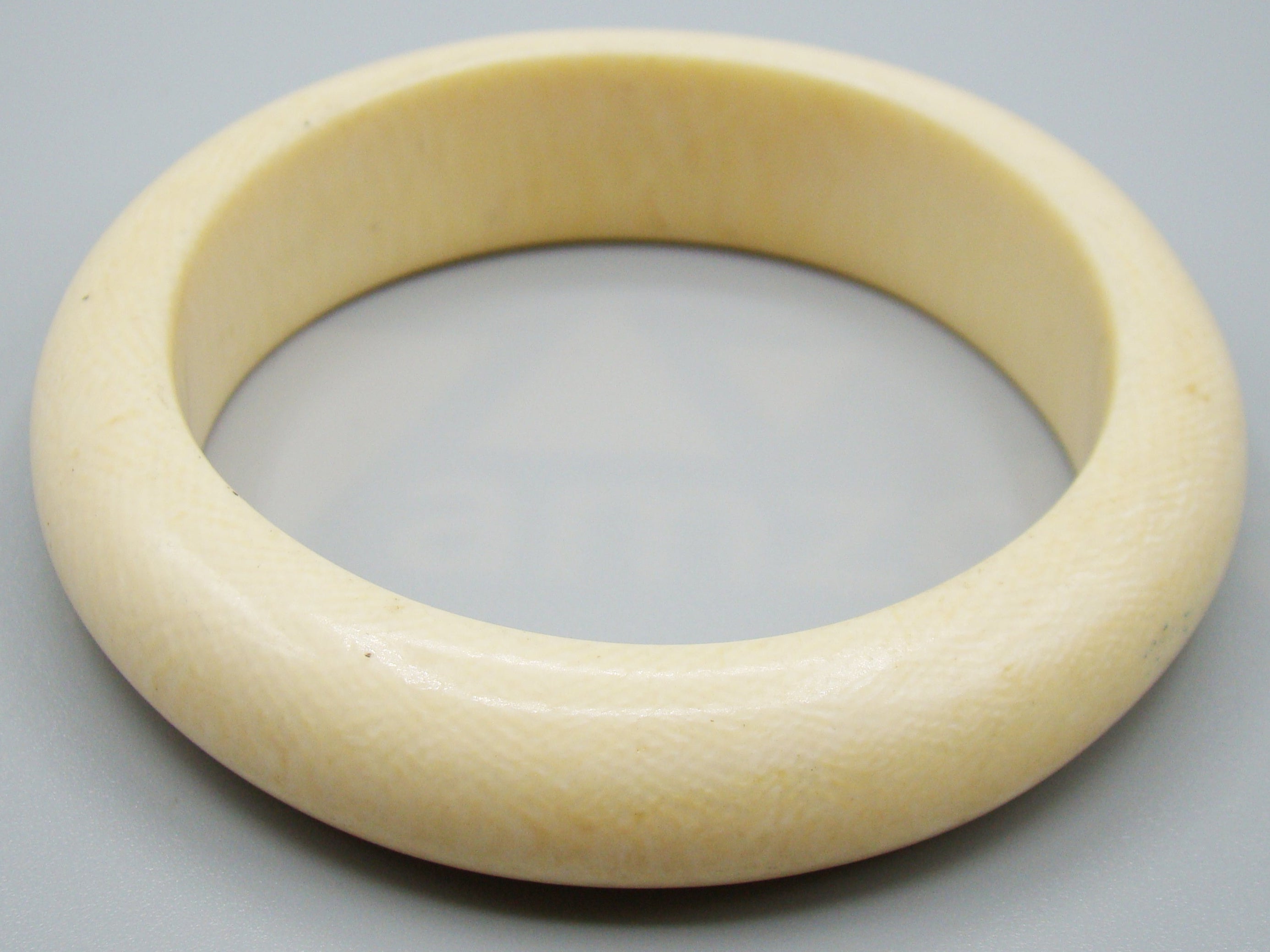Antique Ivory, Natural Ivory, Ivory Bracelet, Mediterranean Ivory, handcarved Ivory, Asien Ivory, Elephant Ivory