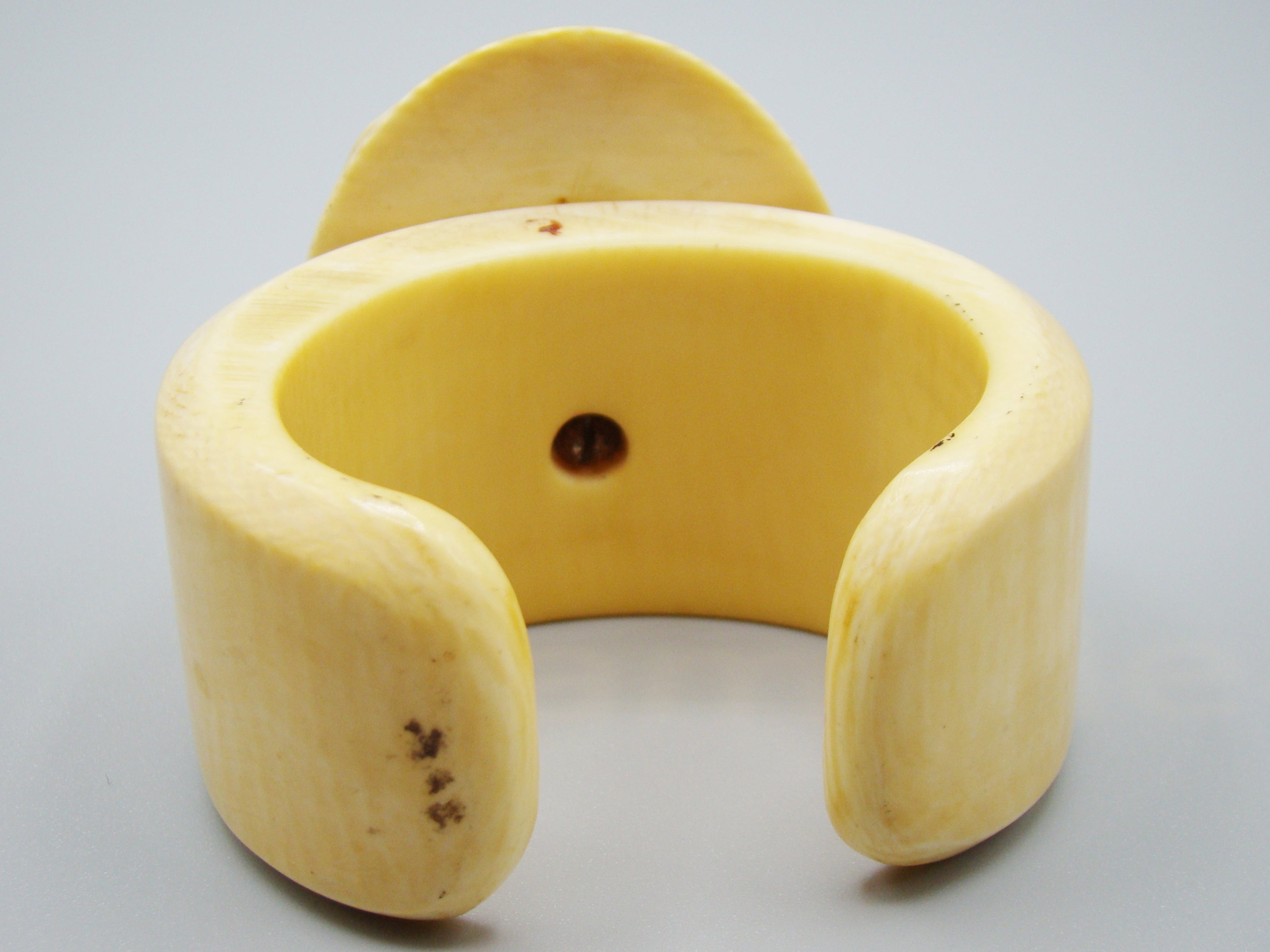 Antique Ivory, Natural Ivory, Ivory Bracelet, Mediterranean Ivory, handcarved Ivory, Asien Ivory, Elephant Ivory