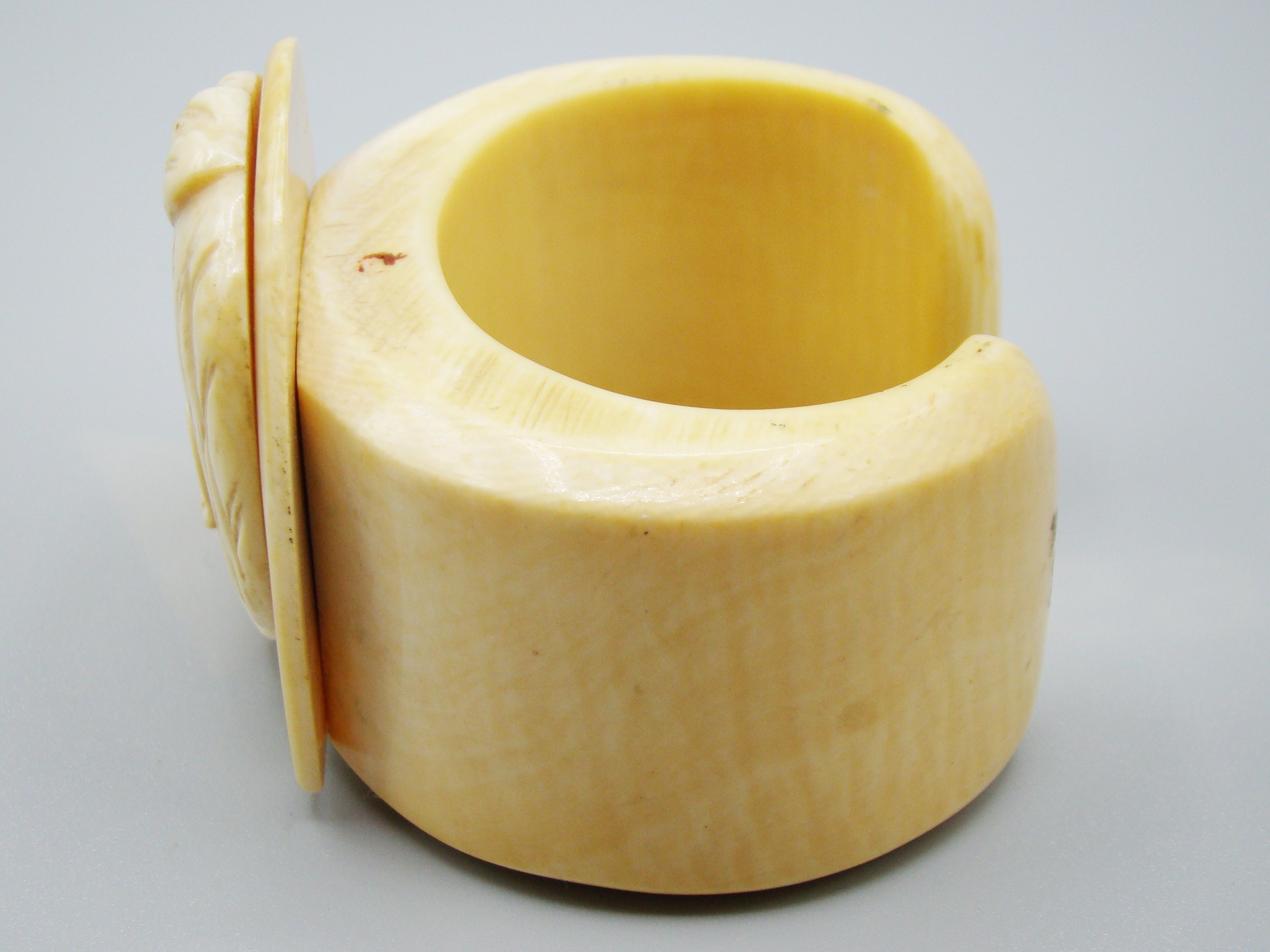 Antique Ivory, Natural Ivory, Ivory Bracelet, Mediterranean Ivory, handcarved Ivory, Asien Ivory, Elephant Ivory
