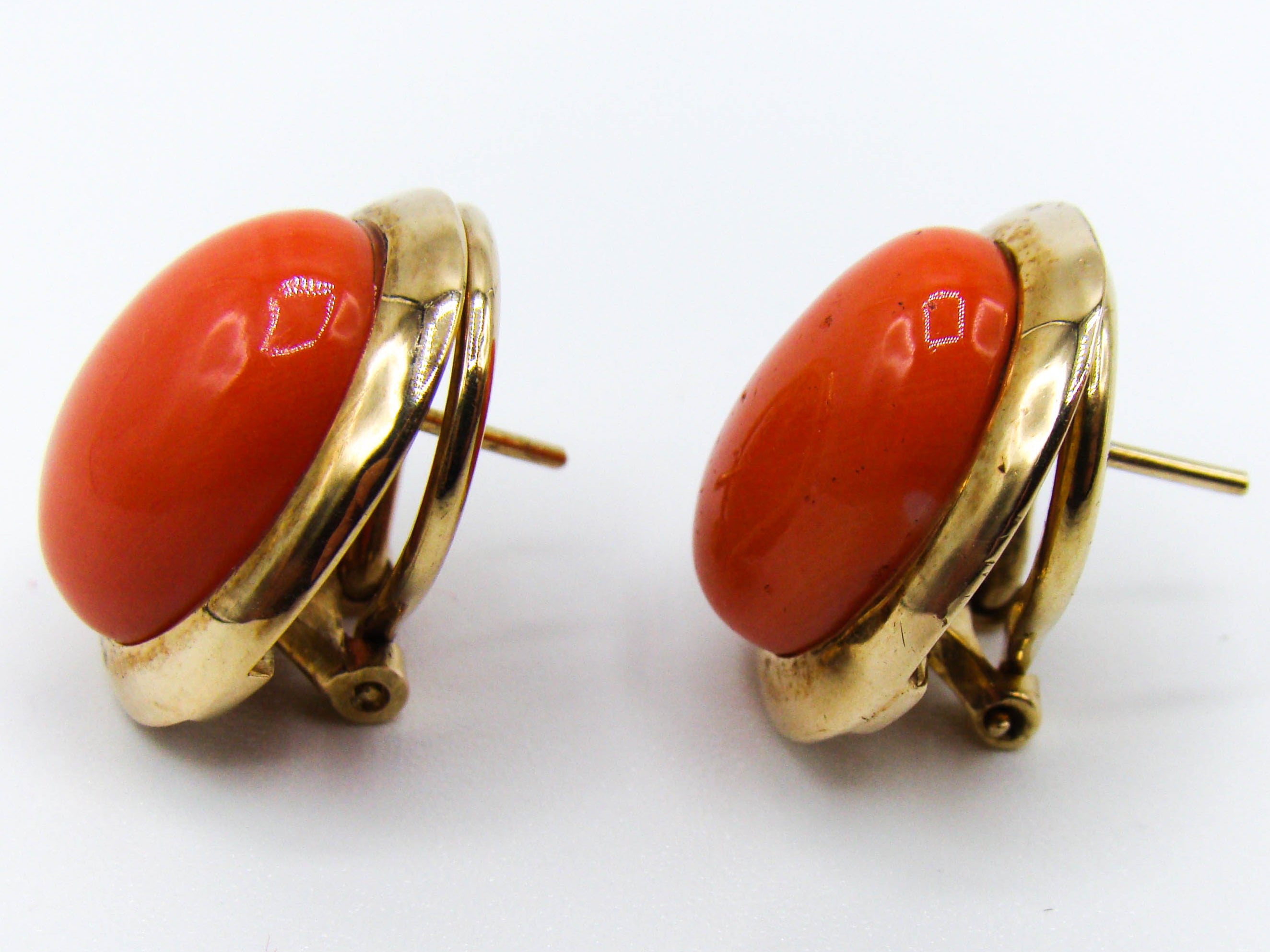 antique coral, natural coral, undyed coral, dark orange coral, Italian coral, pacific coral, Sardinian Coral, sea coral, Mediterranean coral, Mediterranean earrings, coral earrings, handcarved coral, 14 karat gold