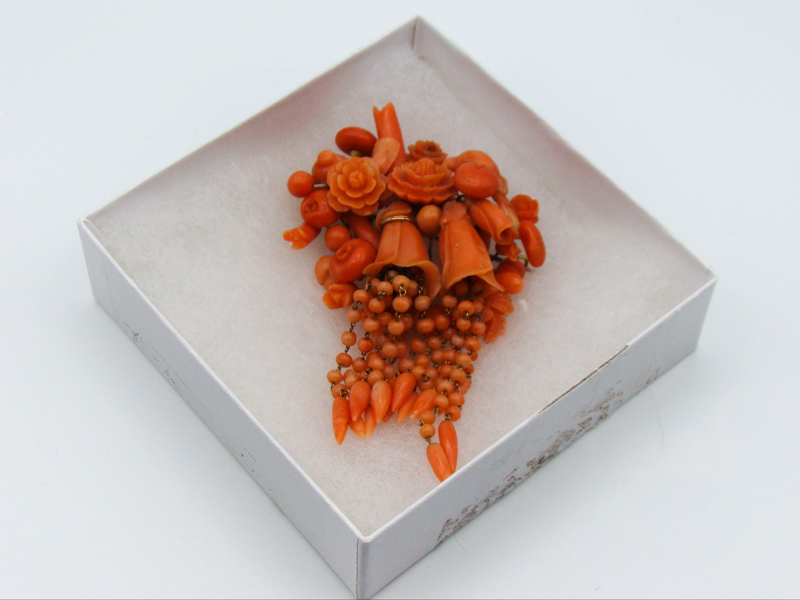 antique coral, natural coral, undyed coral, salmon coral, Italian coral, pacific coral, Sardinian Coral, sea coral, Mediterranean coral, Mediterranean brooch, Mediterranean salmon, handcarved coral, coral brooch, 14 karat gold, salmon brooch