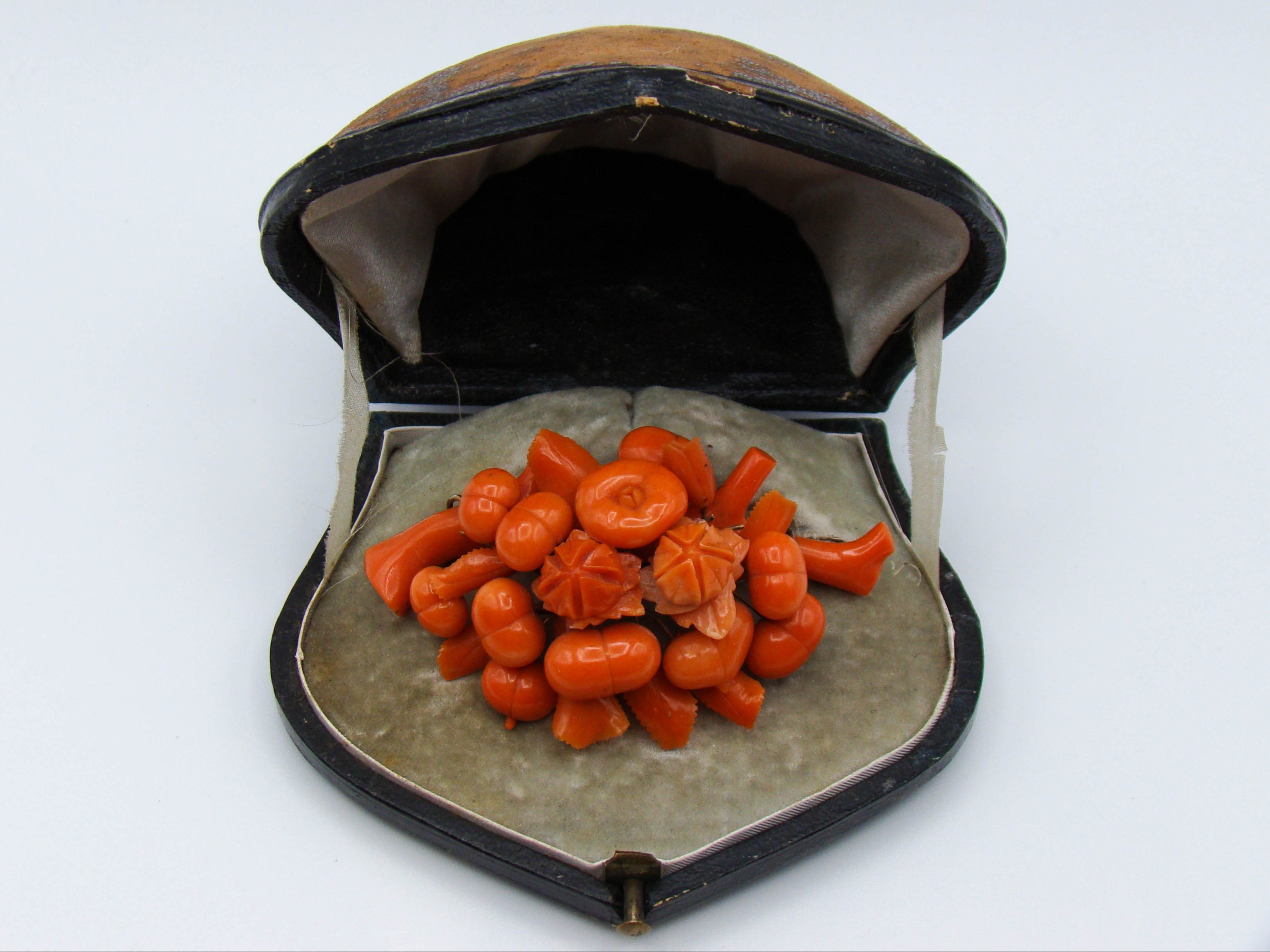 antique coral, natural coral, undyed coral, dark orange coral, Italian coral, pacific coral, Sardinian Coral, sea coral, Mediterranean coral, Mediterranean brooch, Mediterranean orange, coral brooch, handcarved coral, 14 karat gold