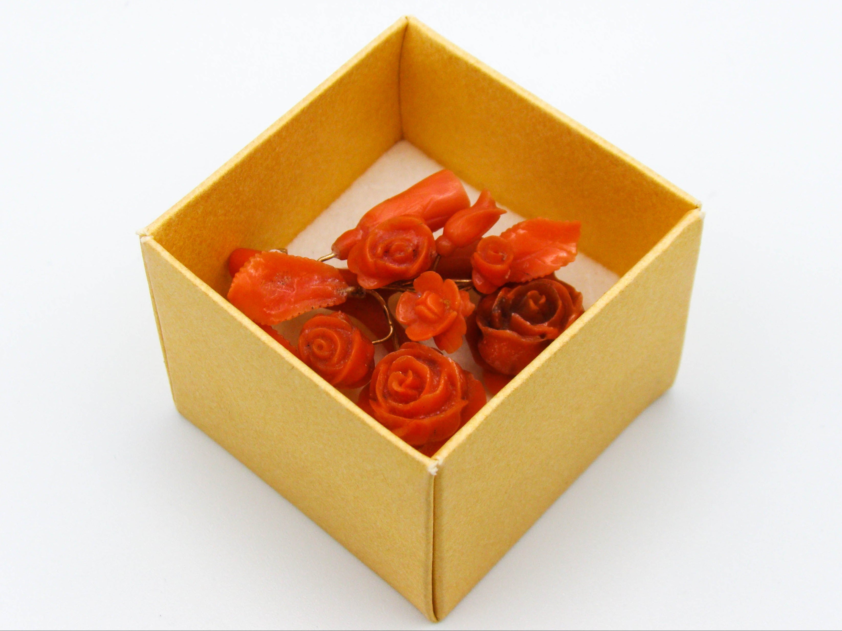 antique coral, natural coral, undyed coral, dark orange coral, Italian coral, pacific coral, Sardinian Coral, sea coral, Mediterranean coral, Mediterranean brooch, Mediterranean orange, coral brooch, handcarved coral, 14 karat gold