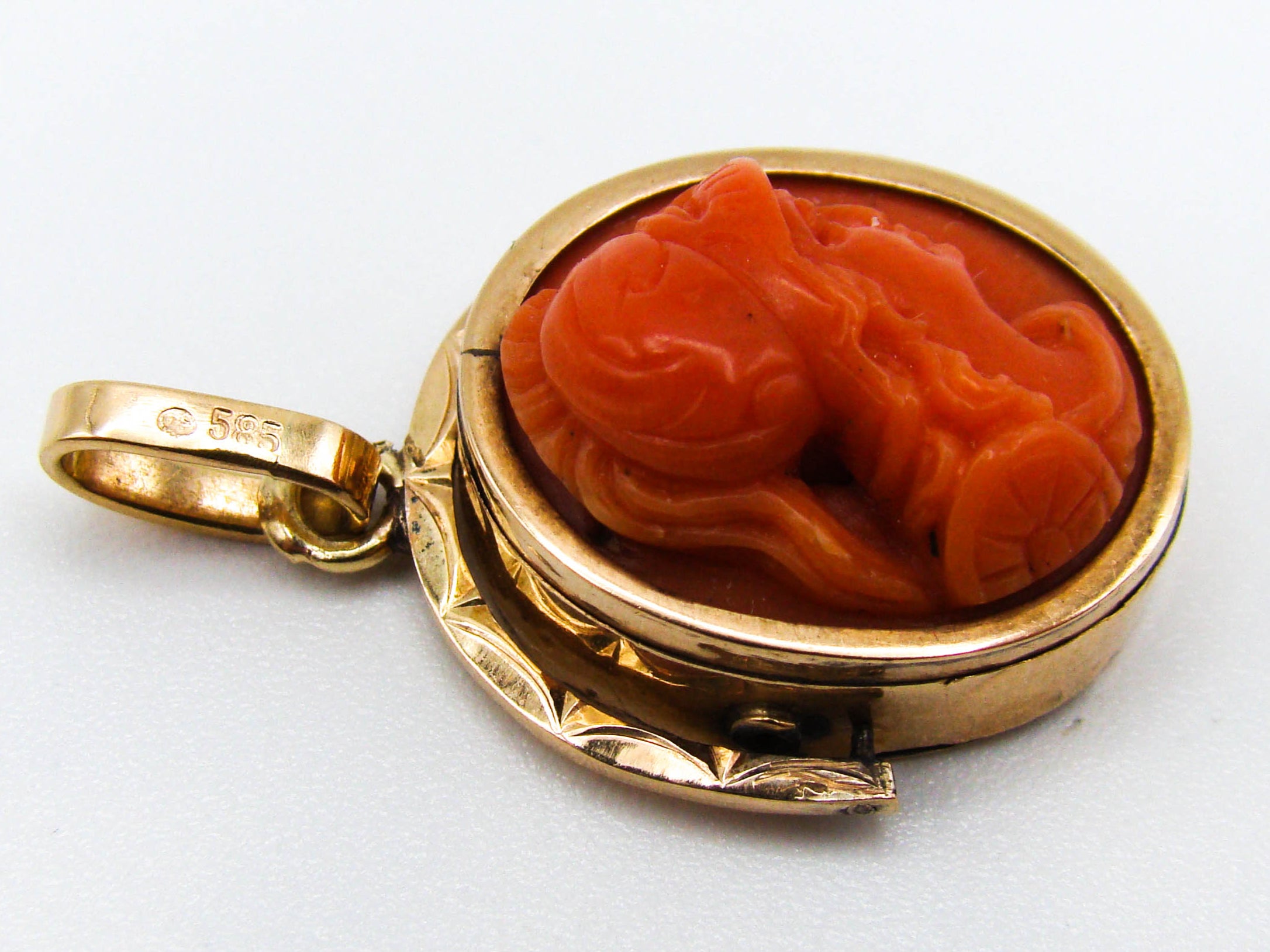 antique coral, natural coral, undyed coral, dark red coral, blood red coral, Italian coral, pacific coral, Sardinian Coral, sea coral, Mediterranean coral, Mediterranean red, Mediterranean pendant, coral pendant, 14 karat gold