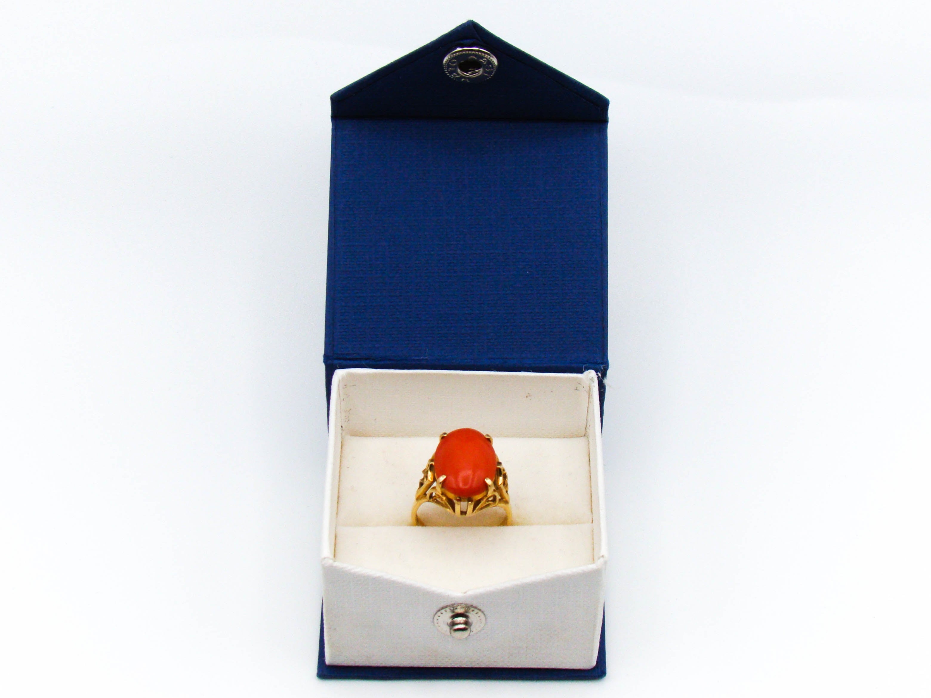 antique coral, natural coral, undyed coral, dark red coral, blood red coral, Italian coral, pacific coral, Sardinian Coral, sea coral, Mediterranean coral, Mediterranean red, Mediterranean ring, coral ring , 18 karat gold