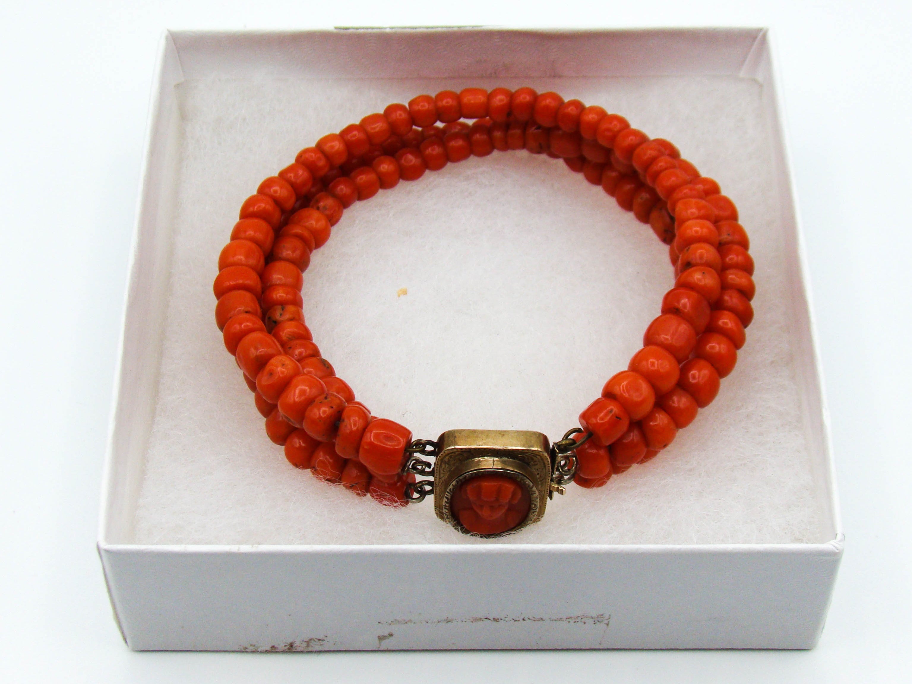 antique coral, natural coral, undyed coral, dark red coral, blood red coral, Italian coral, pacific coral, Sardinian Coral, red coral, sea coral, Mediterranean coral, Mediterranean bracelet, coral bracelet, handcarved, 9 karat gold