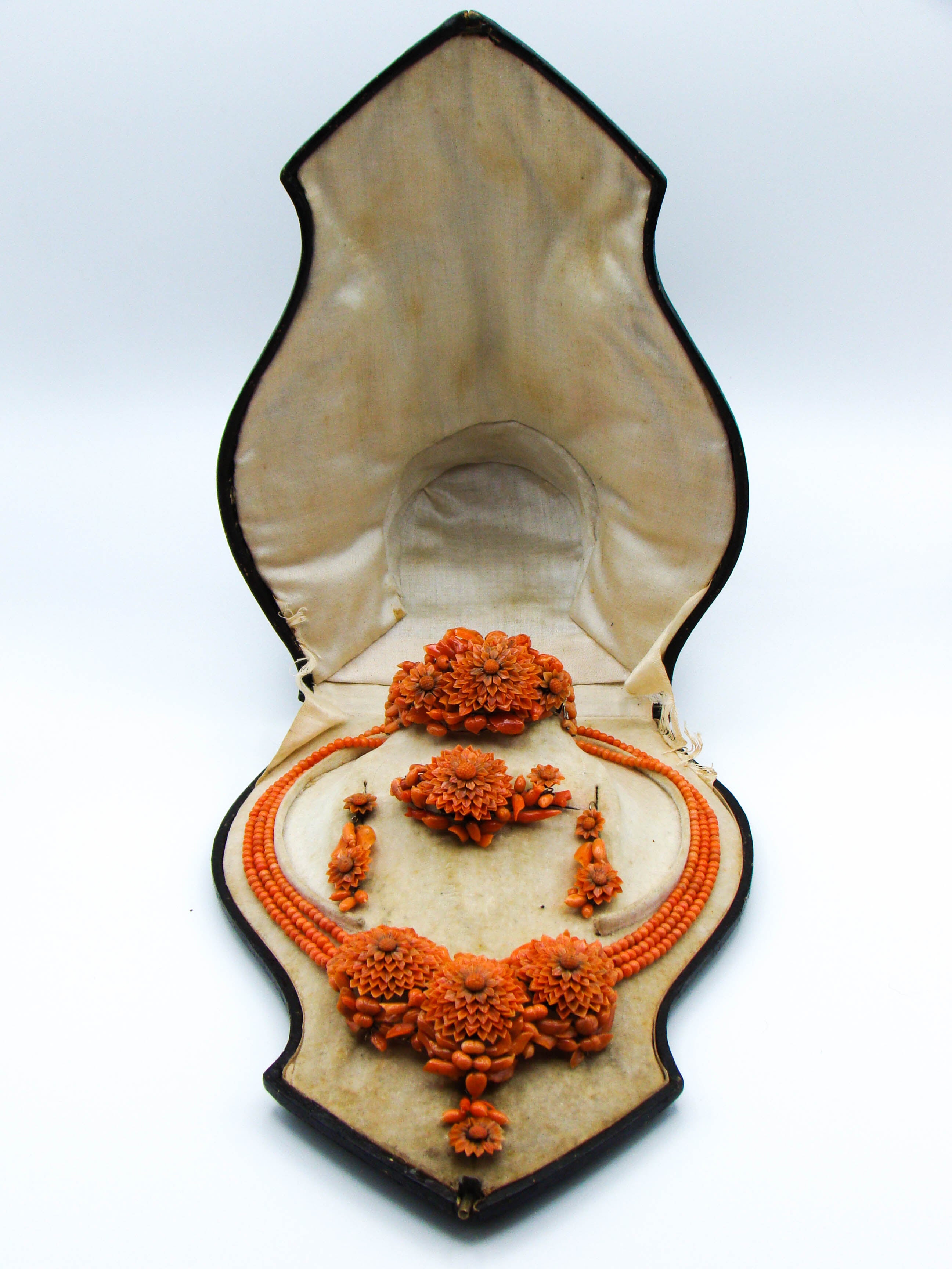 antique coral, natural coral, undyed coral, dark orange coral, Italian coral, pacific coral, Sardinian Coral, sea coral, Mediterranean coral, Mediterranean orange, handcarved coral, orange coral, 14 karat gold, coral necklace, coral pendant, coral earrings, coral bracelet, coral brooch, in original box