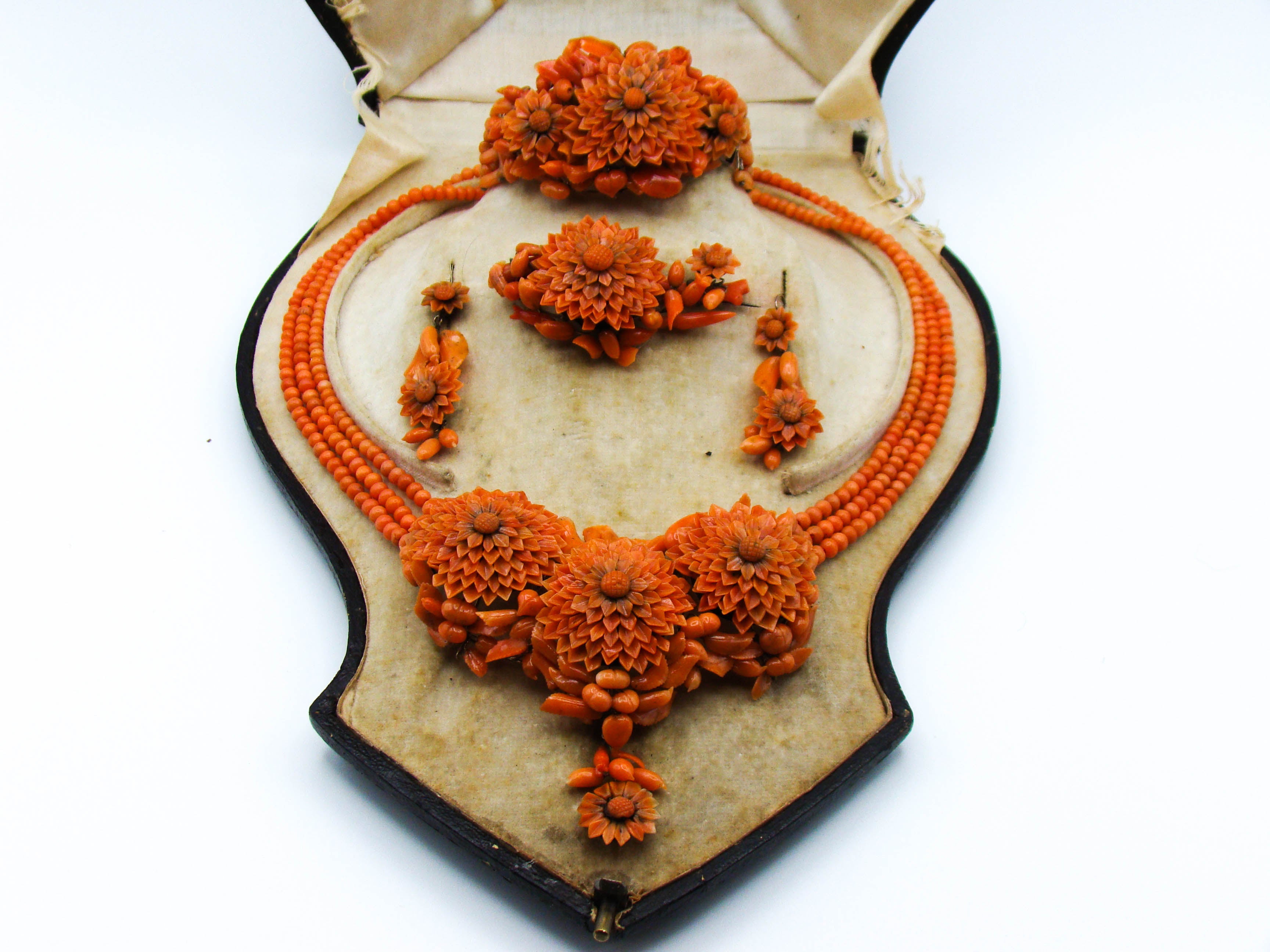 antique coral, natural coral, undyed coral, dark orange coral, Italian coral, pacific coral, Sardinian Coral, sea coral, Mediterranean coral, Mediterranean orange, handcarved coral, orange coral, 14 karat gold, coral necklace, coral pendant, coral earrings, coral bracelet, coral brooch, in original box