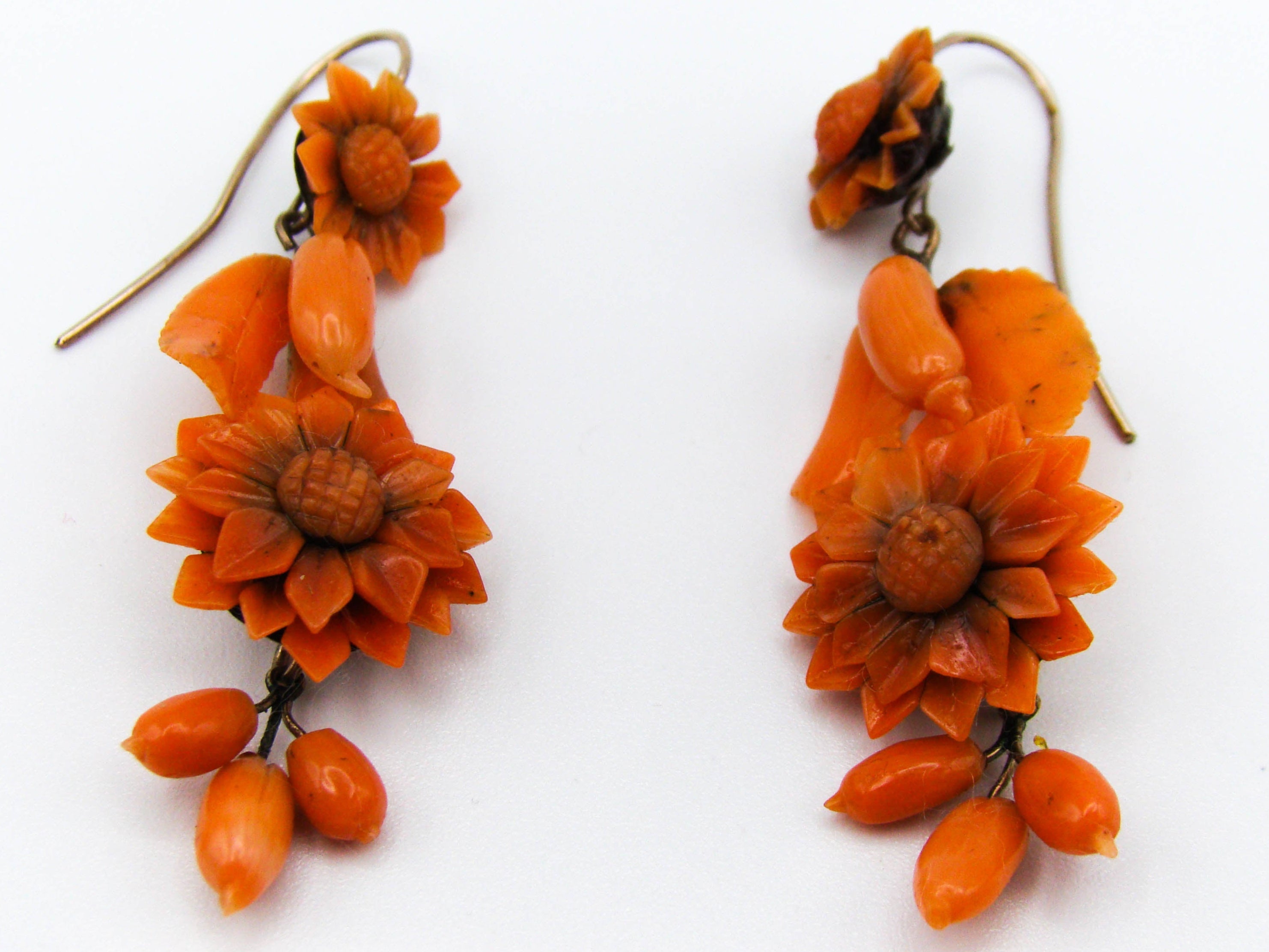 antique coral, natural coral, undyed coral, dark orange coral, Italian coral, pacific coral, Sardinian Coral, sea coral, Mediterranean coral, Mediterranean orange, handcarved coral, orange coral, 14 karat gold, coral necklace, coral pendant, coral earrings, coral bracelet, coral brooch, in original box