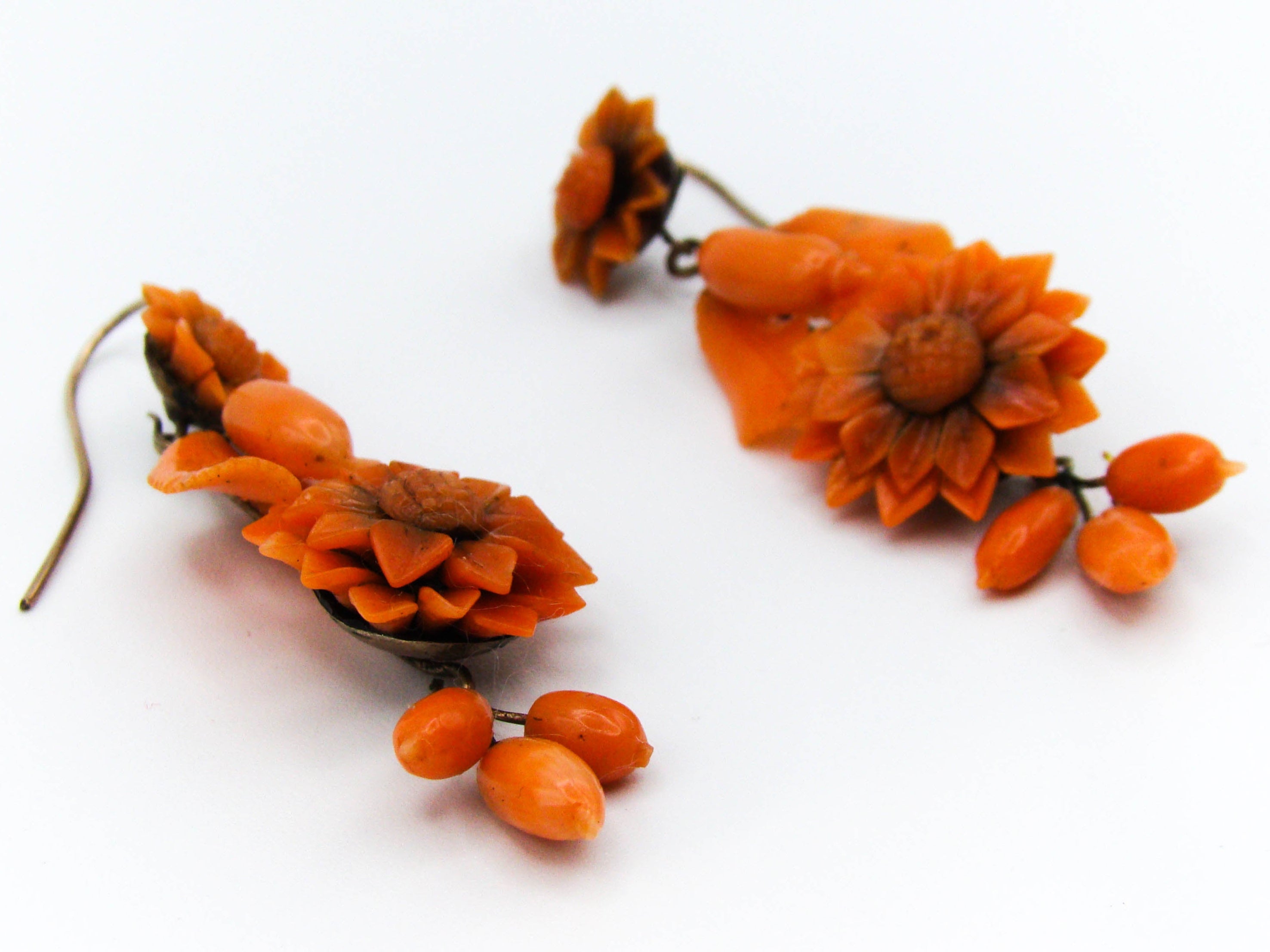 antique coral, natural coral, undyed coral, dark orange coral, Italian coral, pacific coral, Sardinian Coral, sea coral, Mediterranean coral, Mediterranean orange, handcarved coral, orange coral, 14 karat gold, coral necklace, coral pendant, coral earrings, coral bracelet, coral brooch, in original box