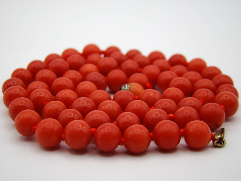 antique coral, natural coral, undyed coral, dark red coral, blood red coral, Italian coral, pacific coral, Sardinian Coral, Coral beads, Coral Rosary beads, Coral chain, Coral necklace, sea coral, aka coral, 8 karat gold clasp