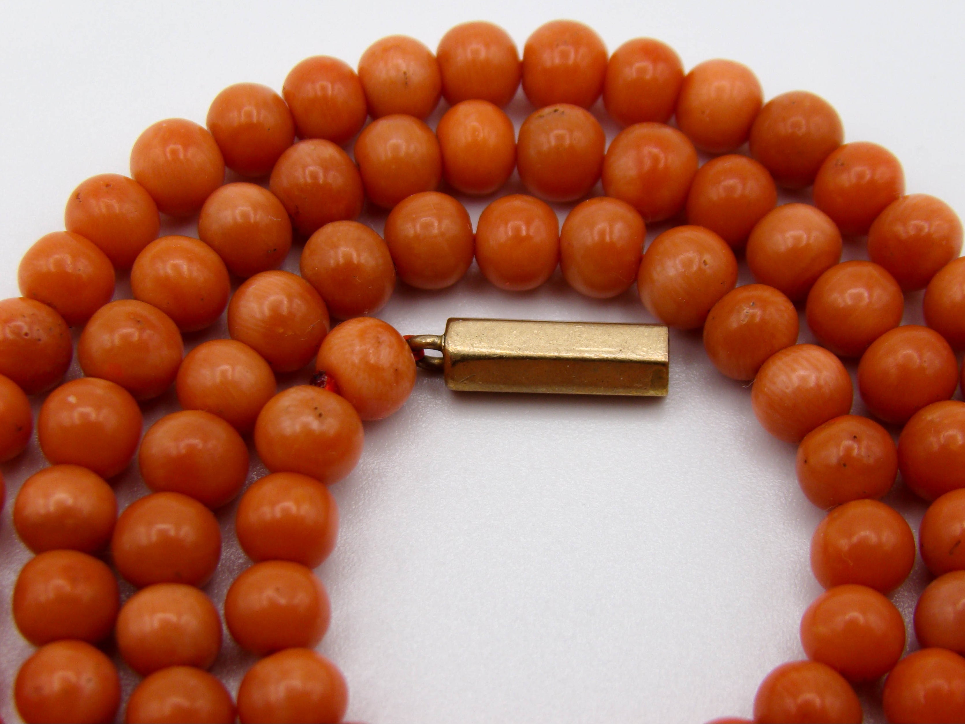 antique coral, natural coral, undyed coral, dark orange coral, Italian coral, pacific coral, Sardinian Coral, sea coral, Mediterranean coral, Mediterranean necklace, Mediterranean chain, coral necklace, handcarved coral, 8 karat gold