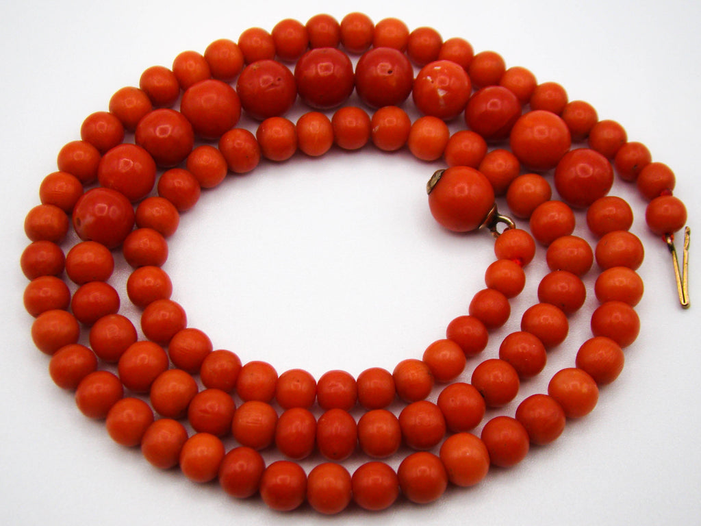 antique coral, natural coral, undyed coral, dark red coral, blood red coral, Italian coral, pacific coral, Sardinian Coral, Coral beads, Coral Rosary beads, Coral chain, Coral necklace, sea coral, aka coral, 8 karat gold clasp