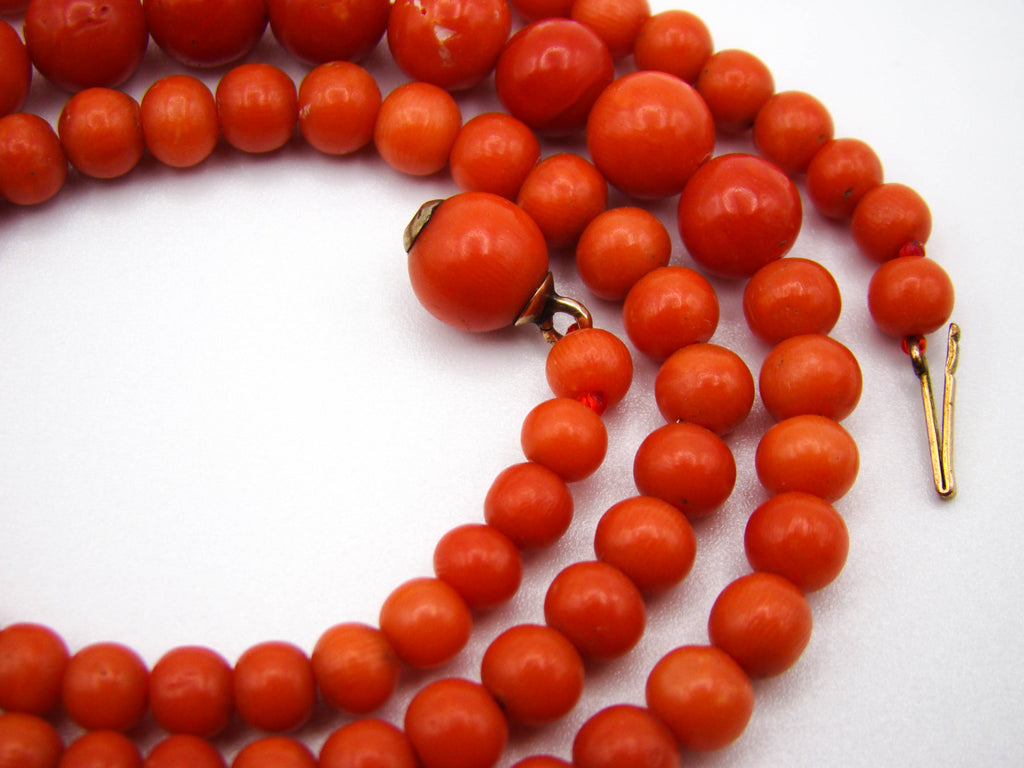 antique coral, natural coral, undyed coral, dark red coral, blood red coral, Italian coral, pacific coral, Sardinian Coral, Coral beads, Coral Rosary beads, Coral chain, Coral necklace, sea coral, aka coral, 8 karat gold clasp