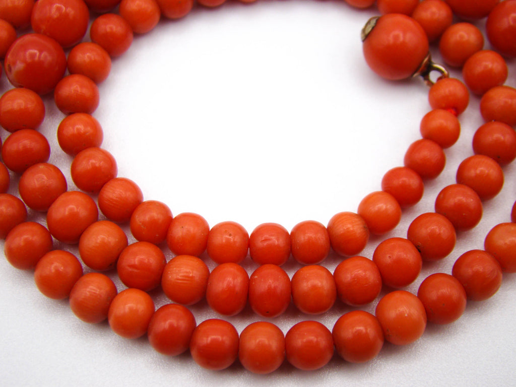 antique coral, natural coral, undyed coral, dark red coral, blood red coral, Italian coral, pacific coral, Sardinian Coral, Coral beads, Coral Rosary beads, Coral chain, Coral necklace, sea coral, aka coral, 8 karat gold clasp
