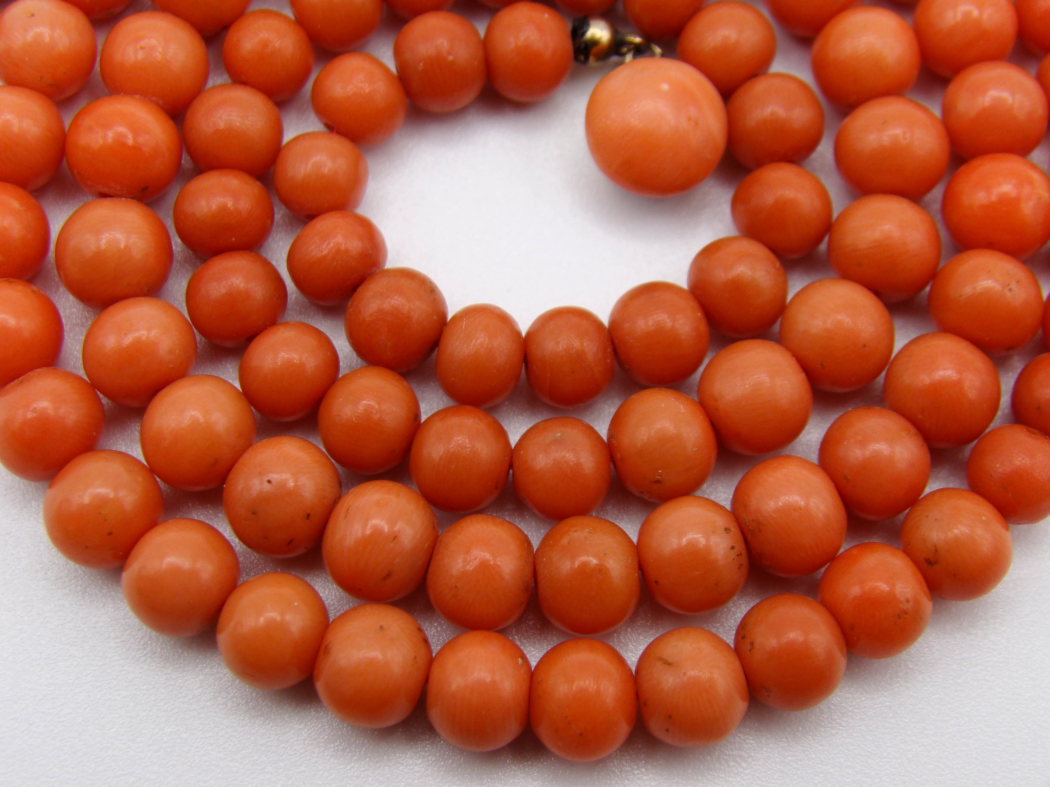 antique coral, natural coral, undyed coral, dark orange coral, Italian coral, pacific coral, Sardinian Coral, sea coral, Mediterranean coral, Mediterranean necklace, Mediterranean chain, coral necklace, handcarved coral, 14 karat gold clasp