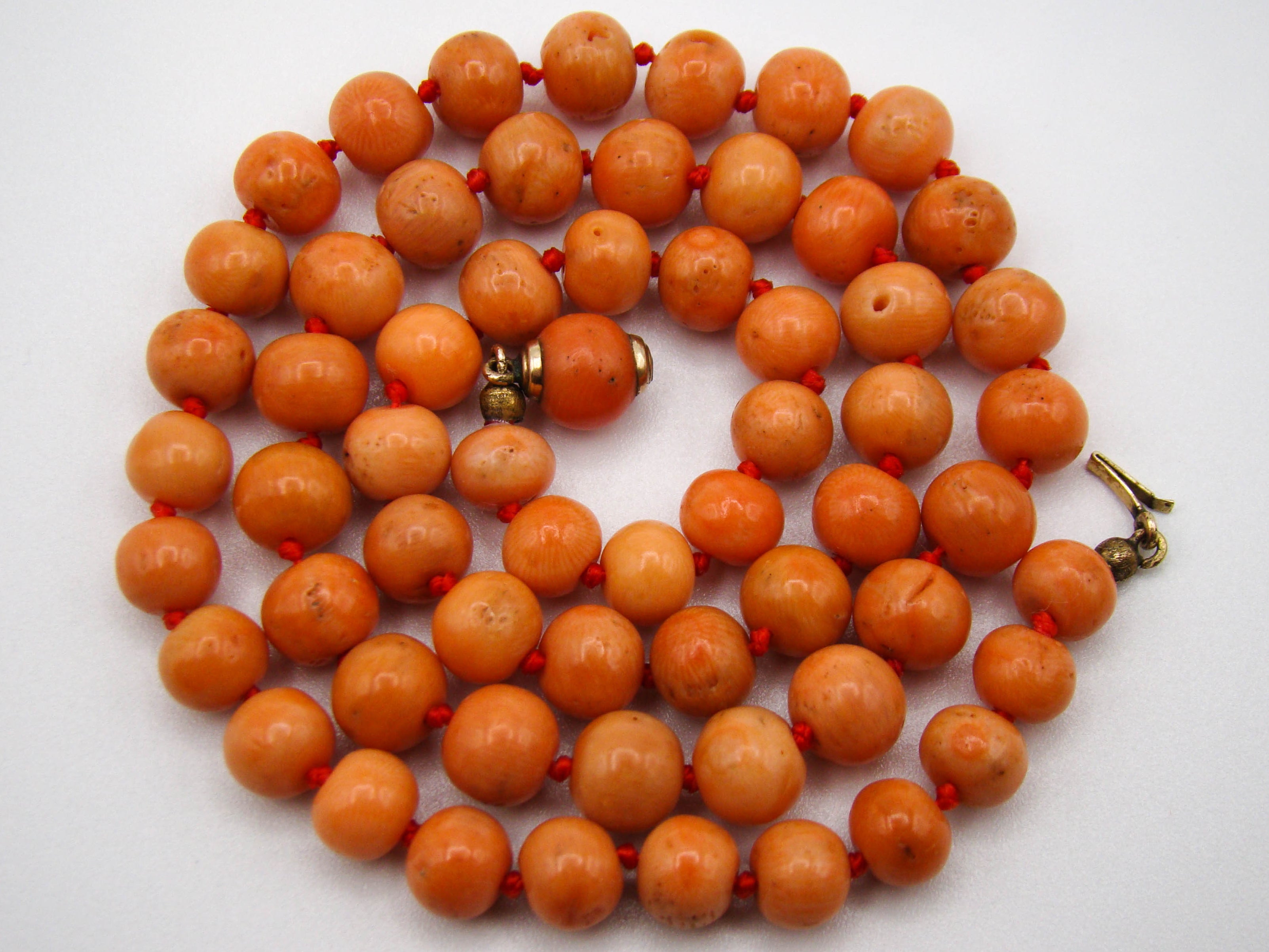 antique coral, natural coral, undyed coral, dark salmon coral, Italian coral, pacific coral, Sardinian Coral, sea coral, Mediterranean necklace, Mediterranean chain, coral necklace, handcarved coral, 9 karat gold