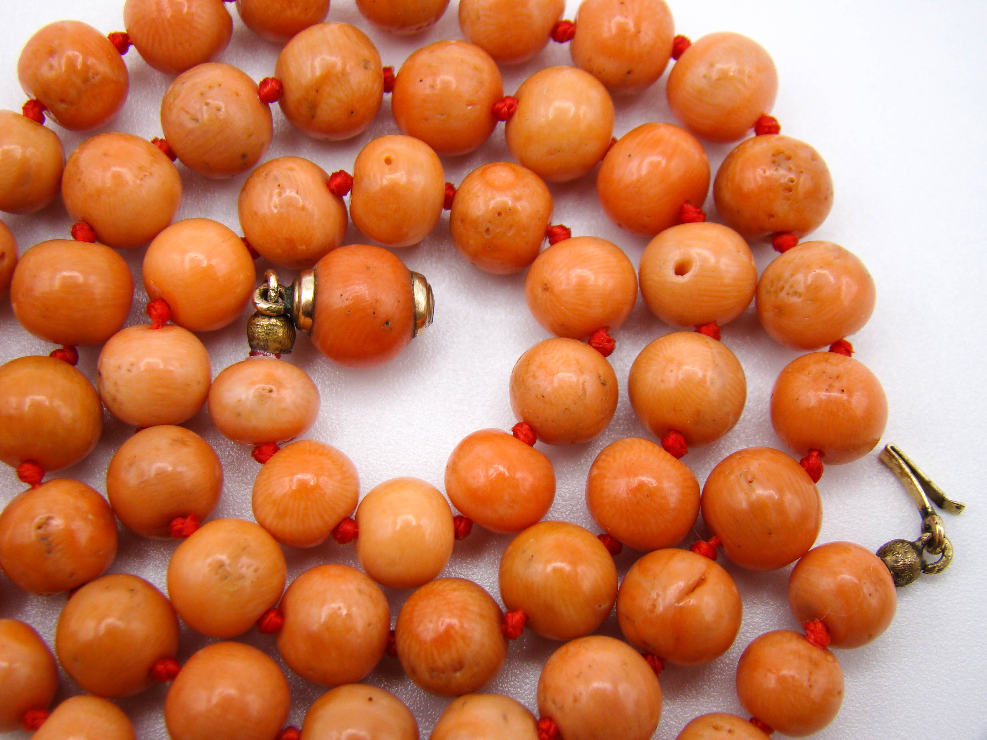 antique coral, natural coral, undyed coral, dark salmon coral, Italian coral, pacific coral, Sardinian Coral, sea coral, Mediterranean necklace, Mediterranean chain, coral necklace, handcarved coral, 9 karat gold