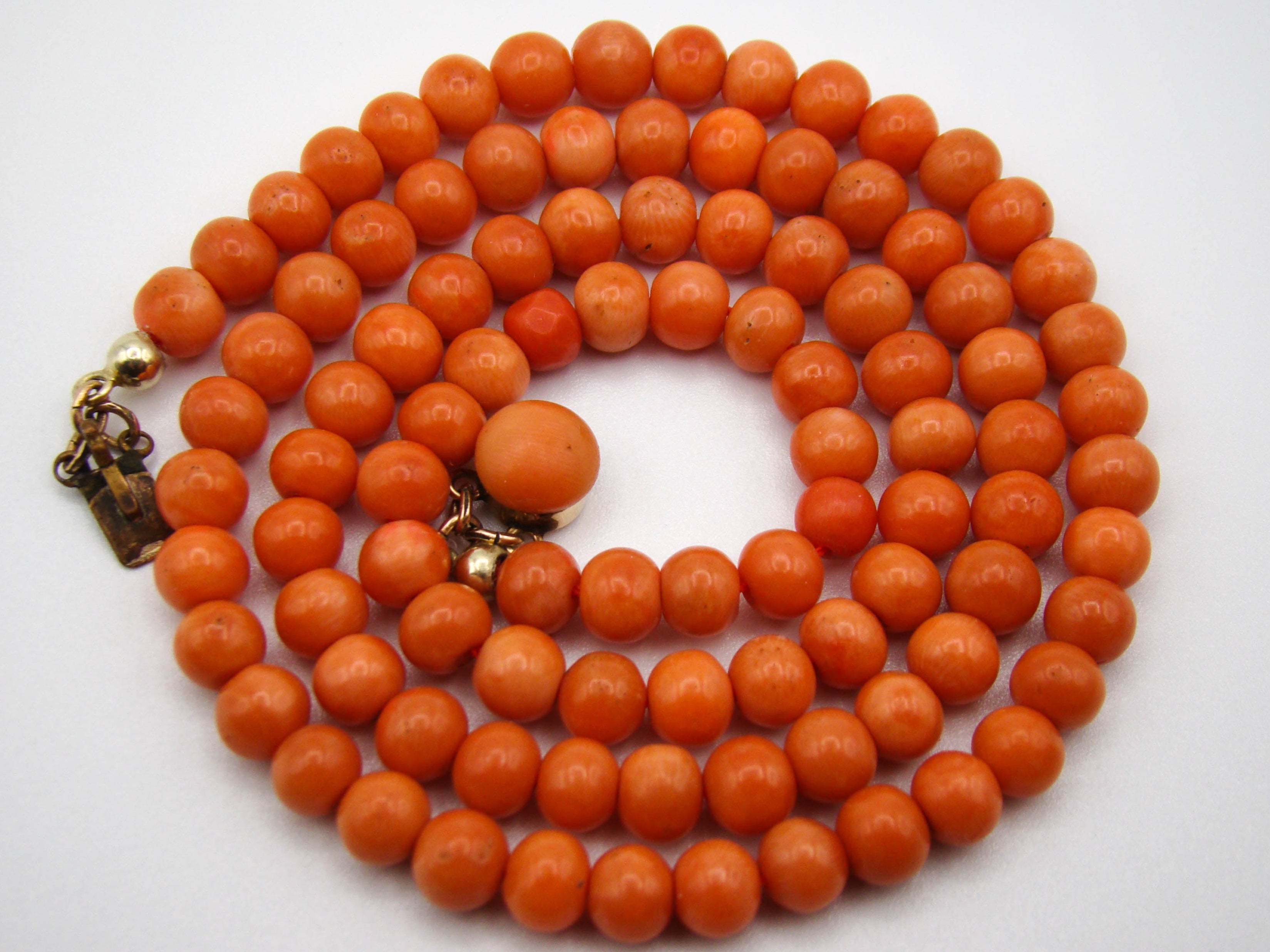 antique coral, natural coral, undyed coral, dark salmon coral, Italian coral, pacific coral, Sardinian Coral, sea coral, Mediterranean necklace, Mediterranean chain, coral necklace, handcarved coral, 14 karat gold