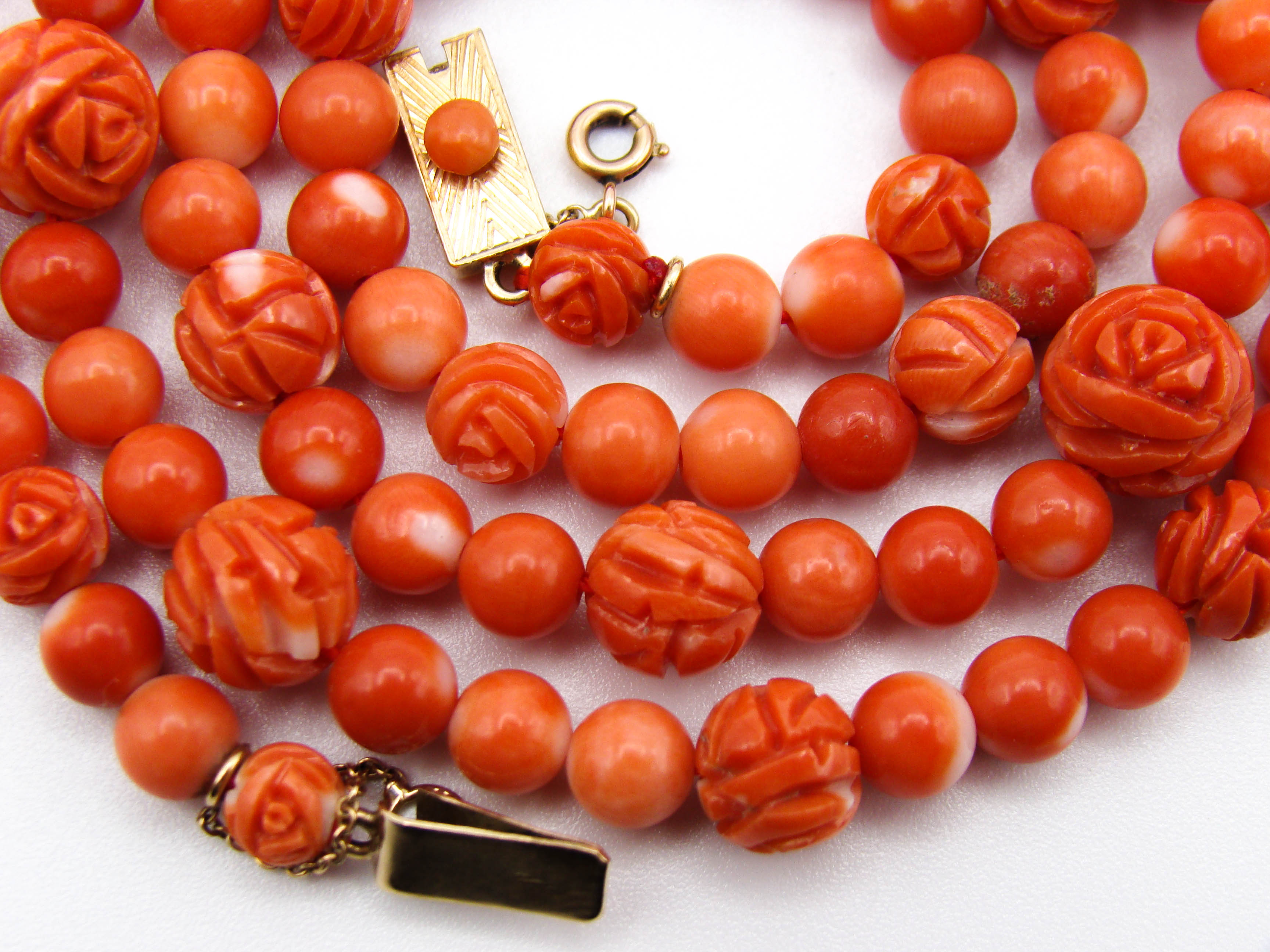 antique coral, natural coral, undyed coral, momo red coral, Italian coral, pacific coral, Sardinian Coral, sea coral, Mediterranean coral, Mediterranean necklace, Mediterranean chain, Mediterranean momo coral, handcarved coral, momo coral, coral necklace, 18 karat Gold clasp